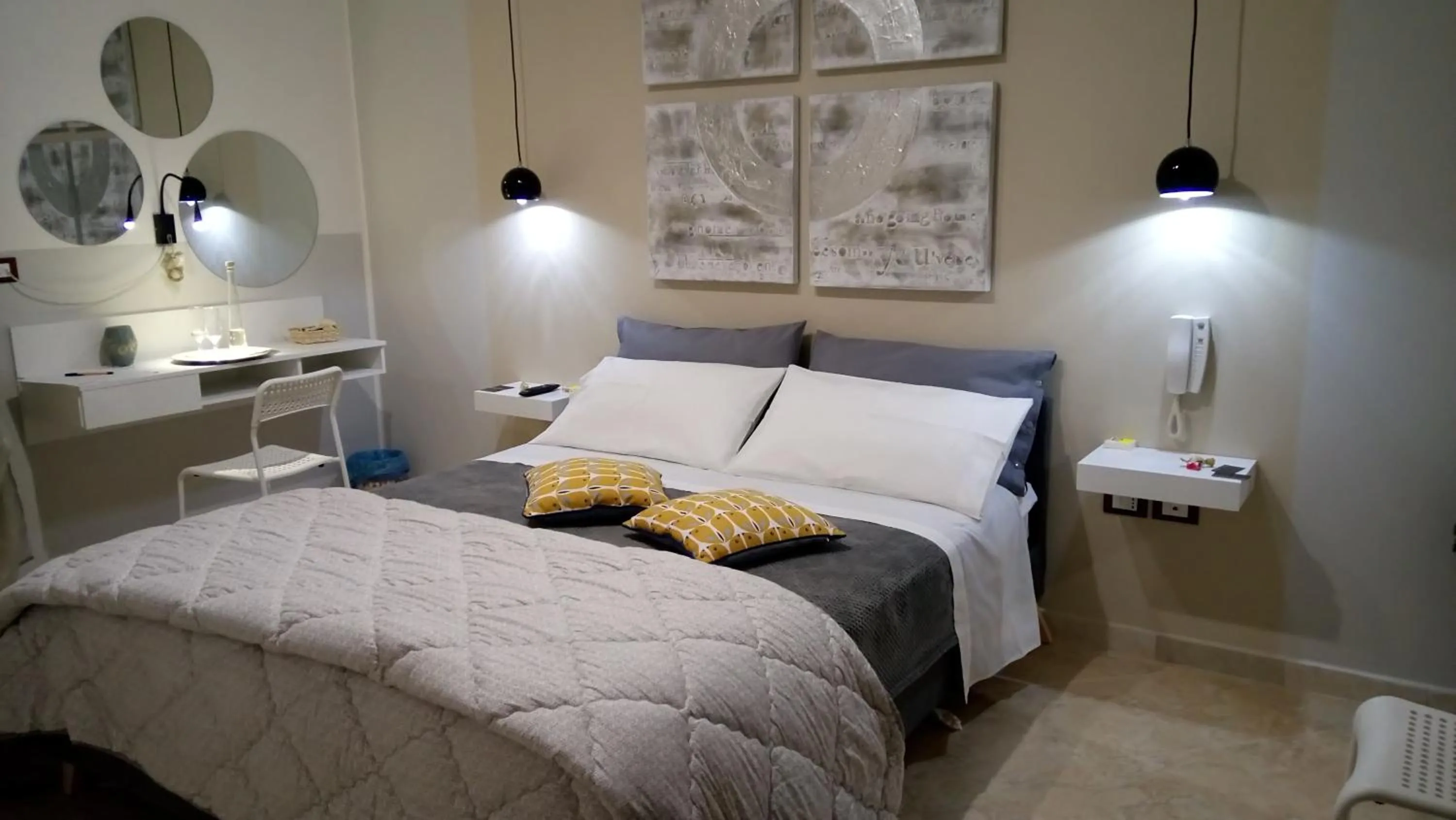 Casa Oria Friendly