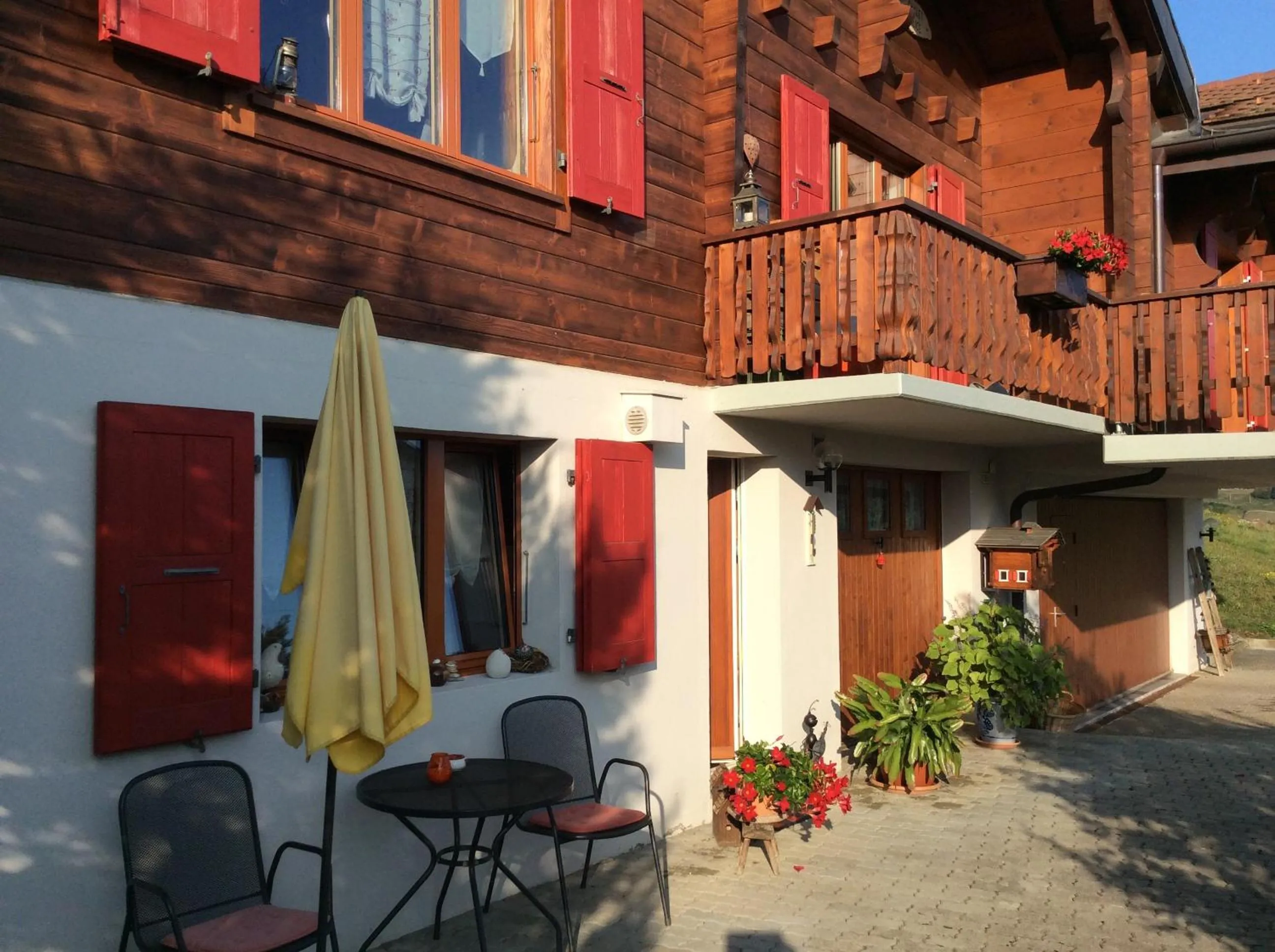 Patio in La Bergerie - chalet Alice
