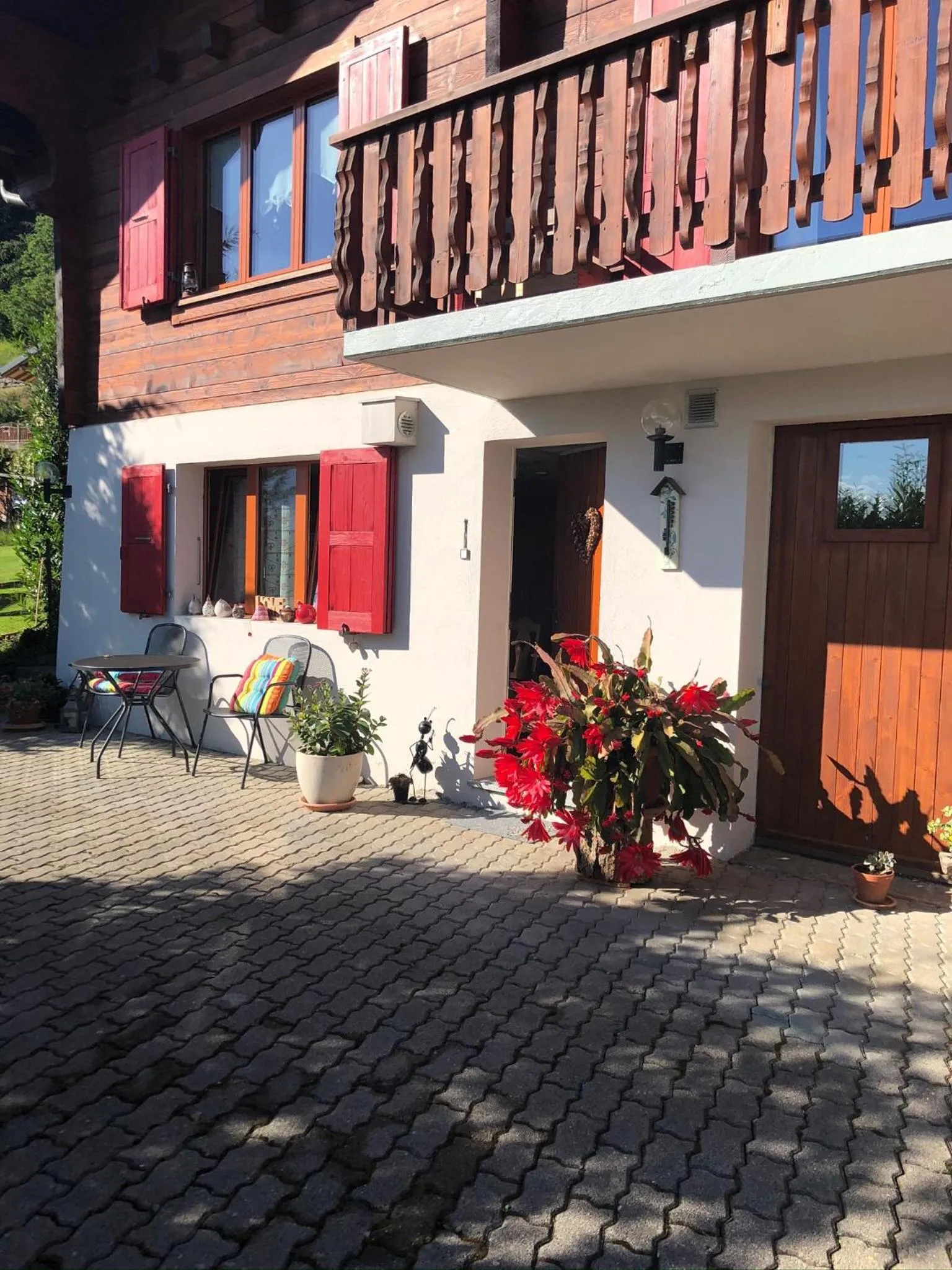 Patio in La Bergerie - chalet Alice