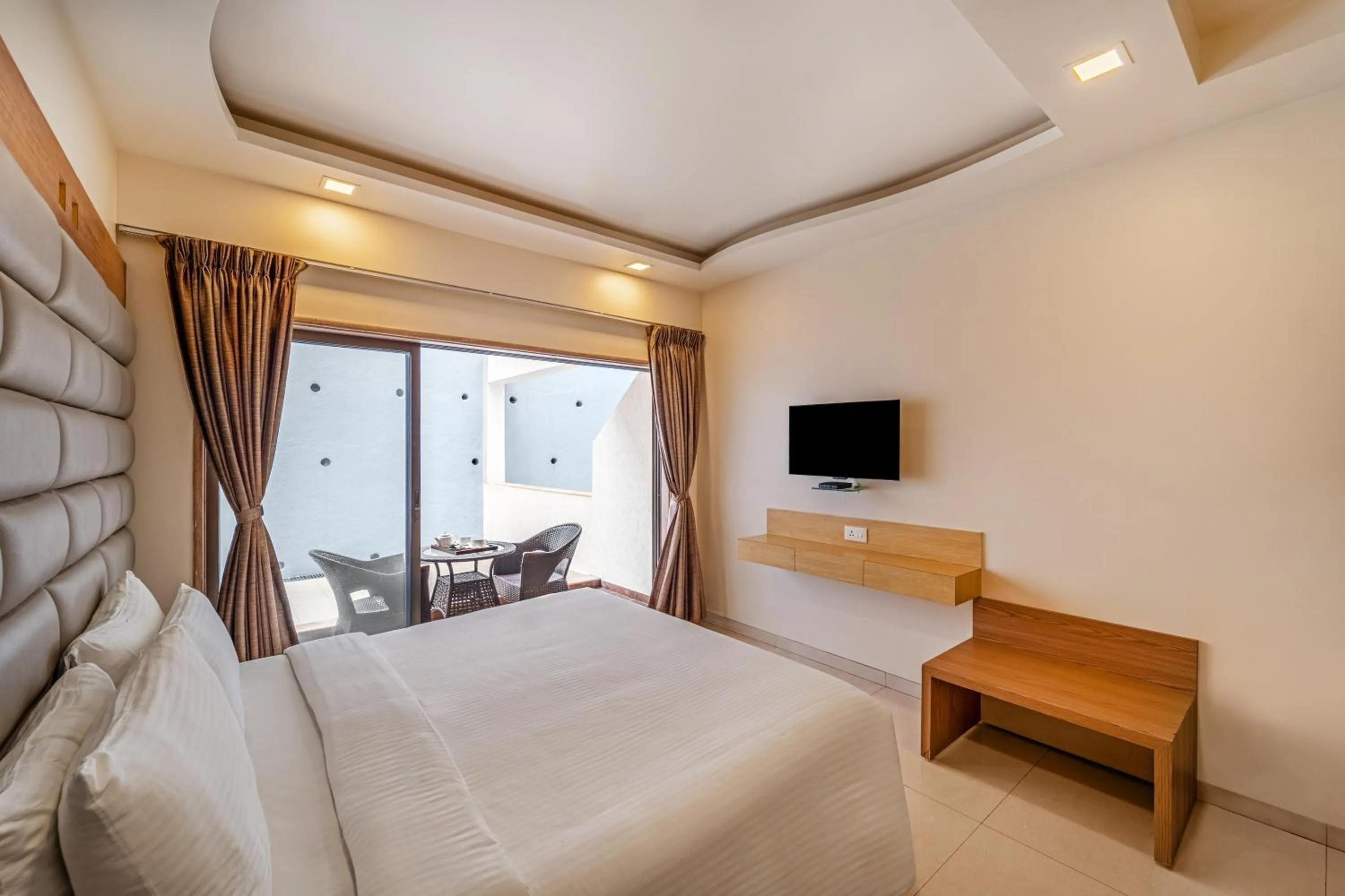 Bed in Sterling Panchgani