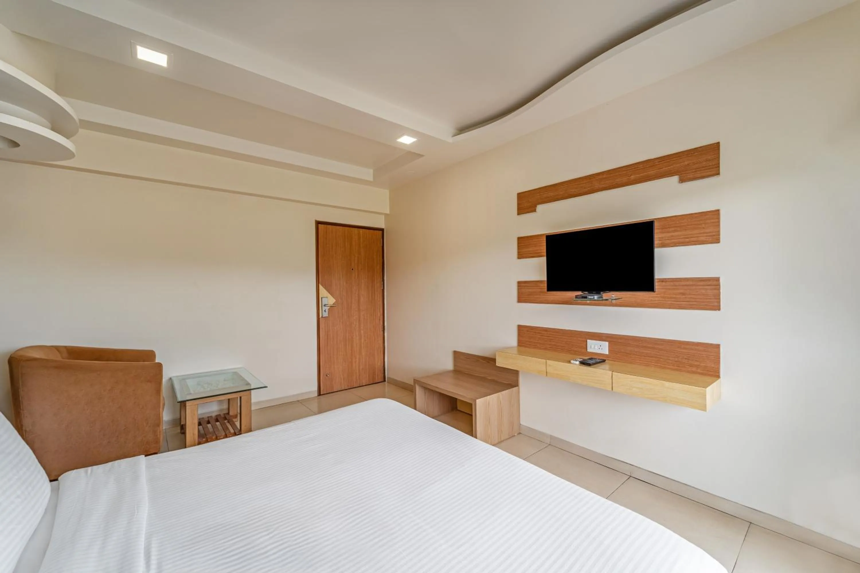 TV and multimedia, Bed in Sterling Panchgani