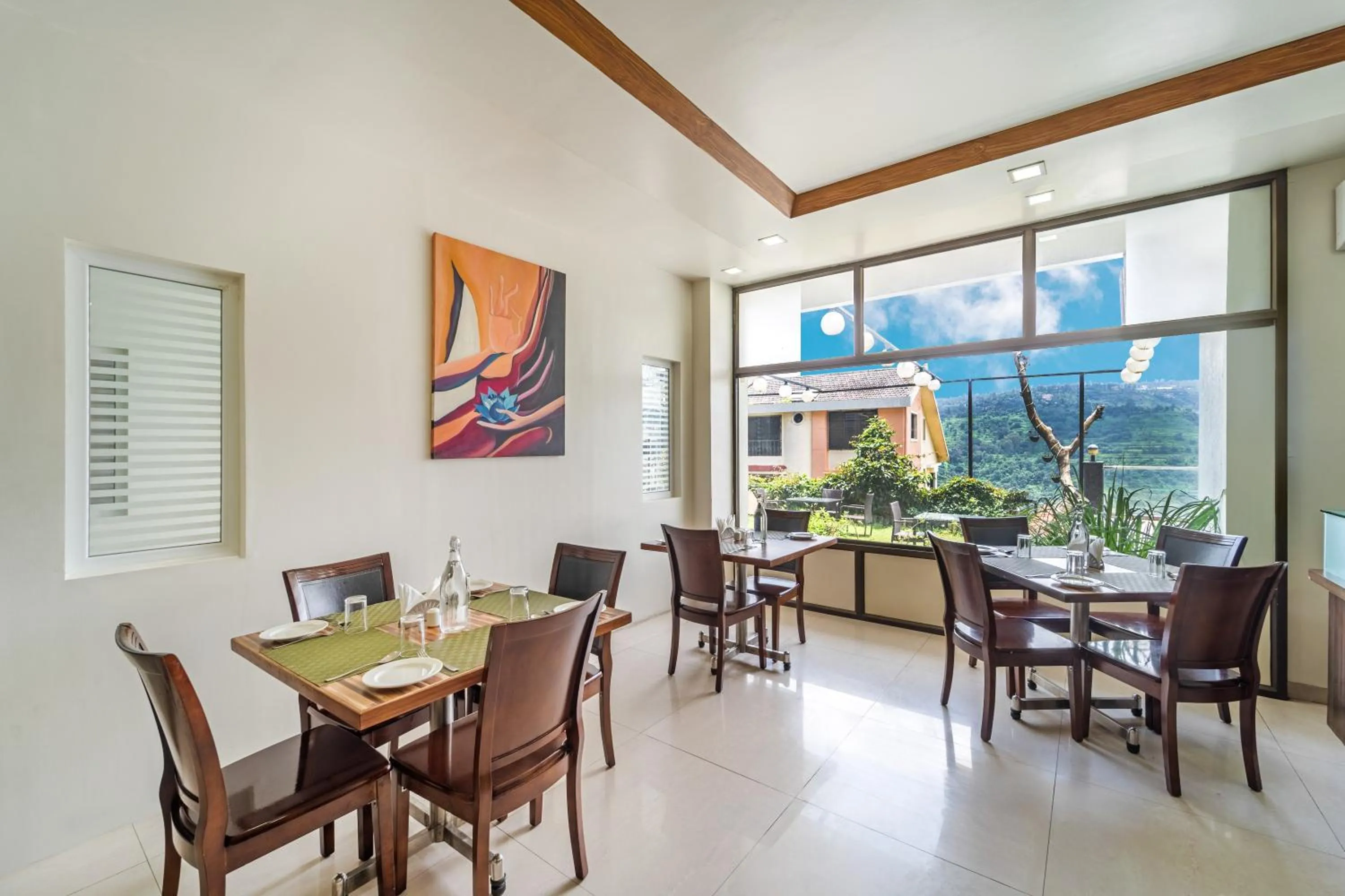 Restaurant/places to eat in Sterling Panchgani