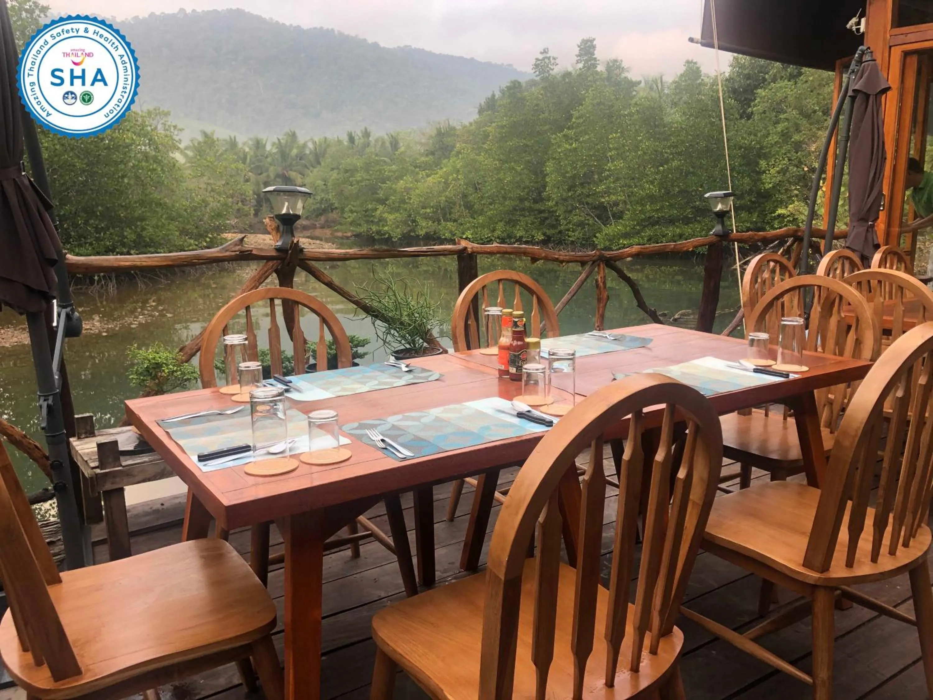 Restaurant/places to eat in Baan Chan Lay Koh Chang