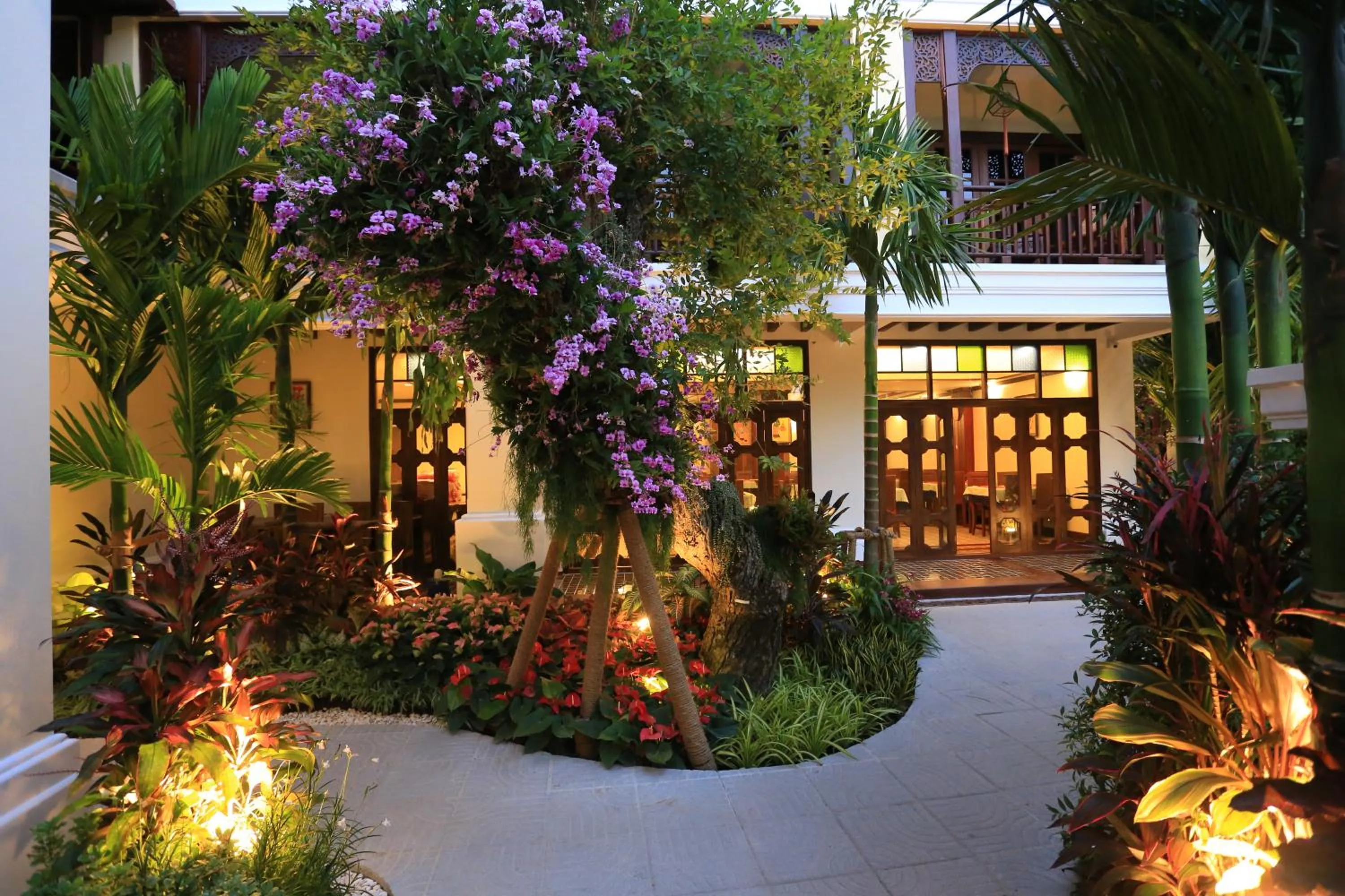 Restaurant/places to eat in Viangluang Resort