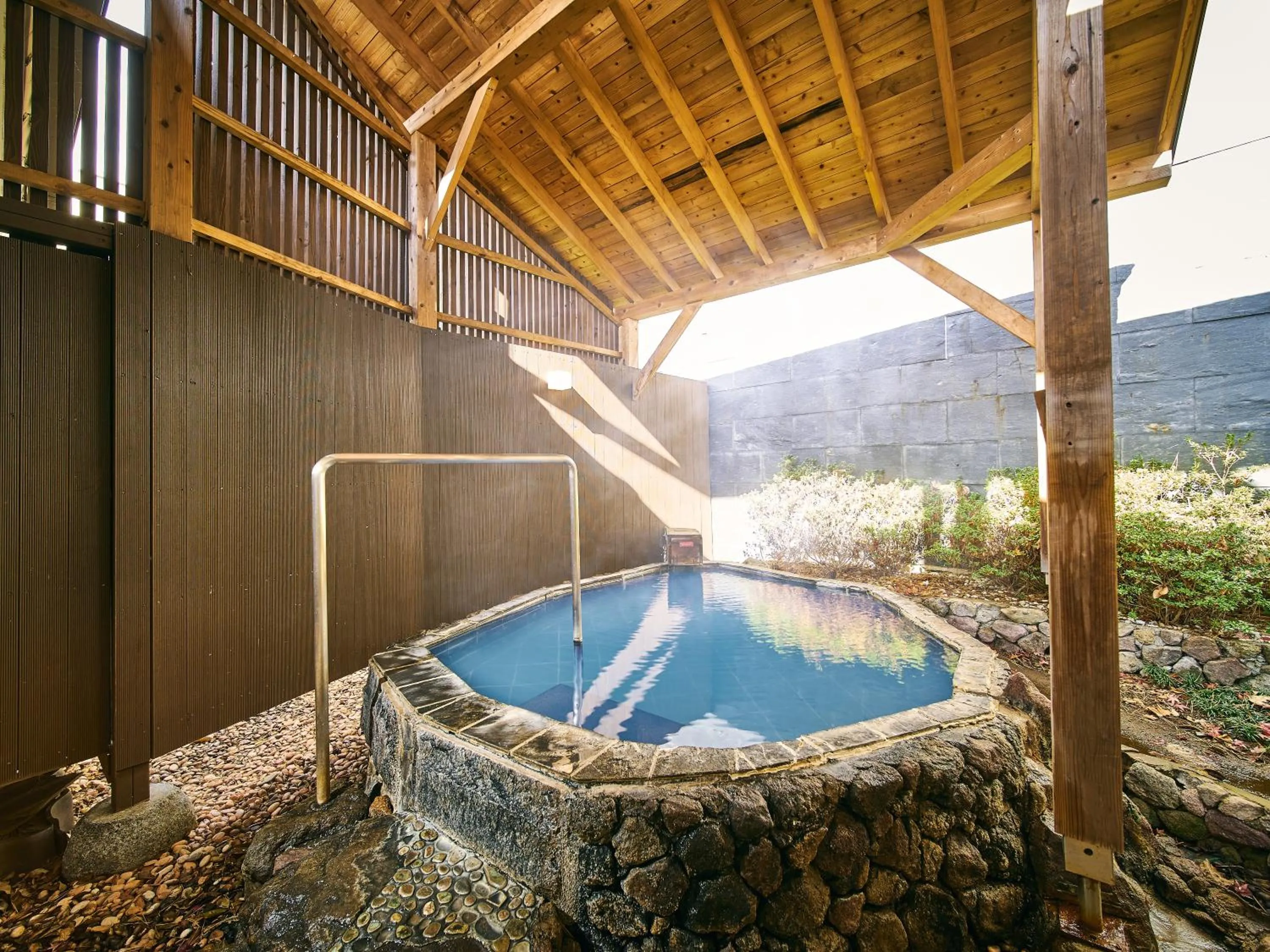 Hot Spring Bath in Kannawaen