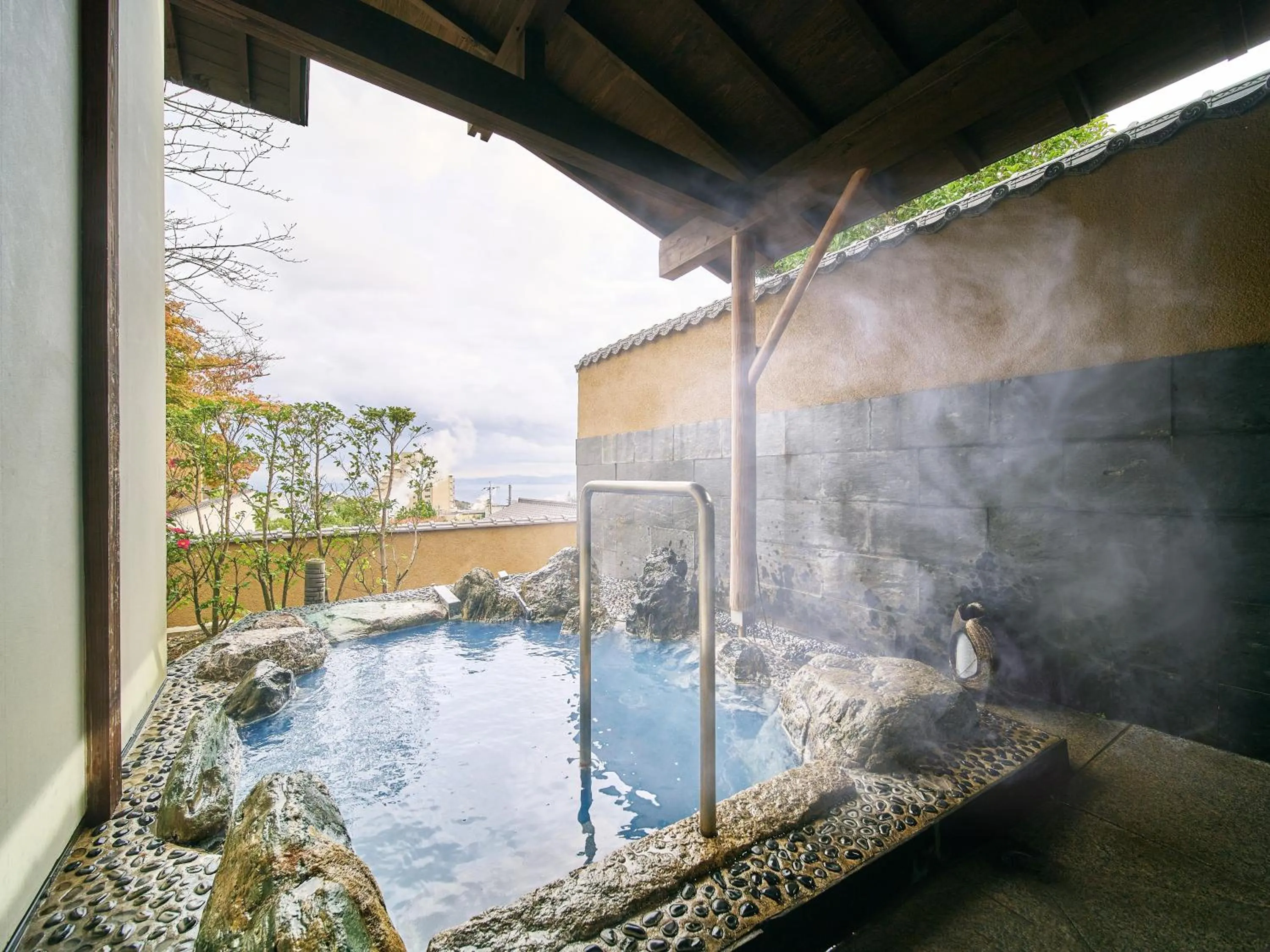 Hot Spring Bath in Kannawaen