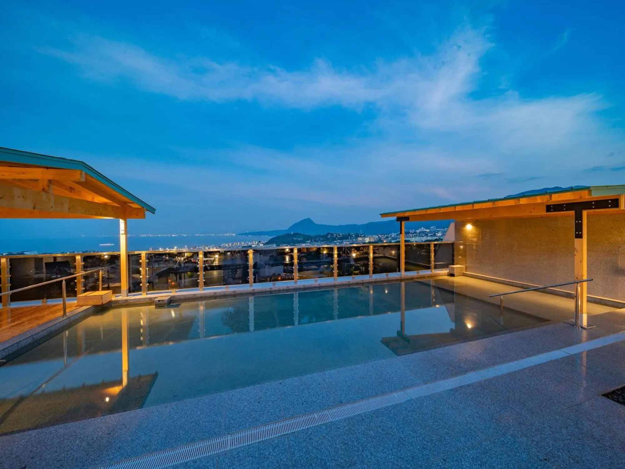 Hot Spring Bath in Kannawaen