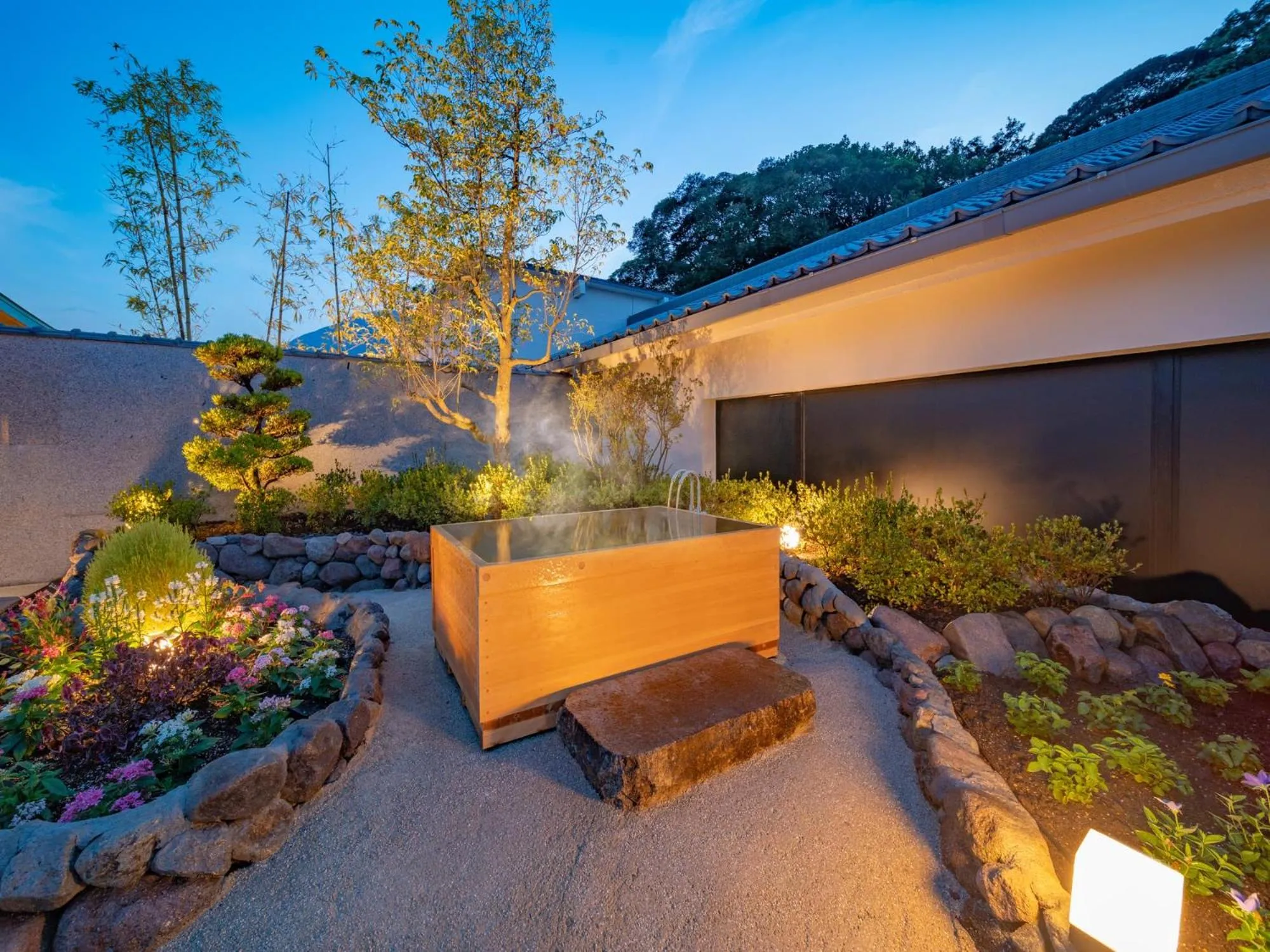 Hot Spring Bath in Kannawaen