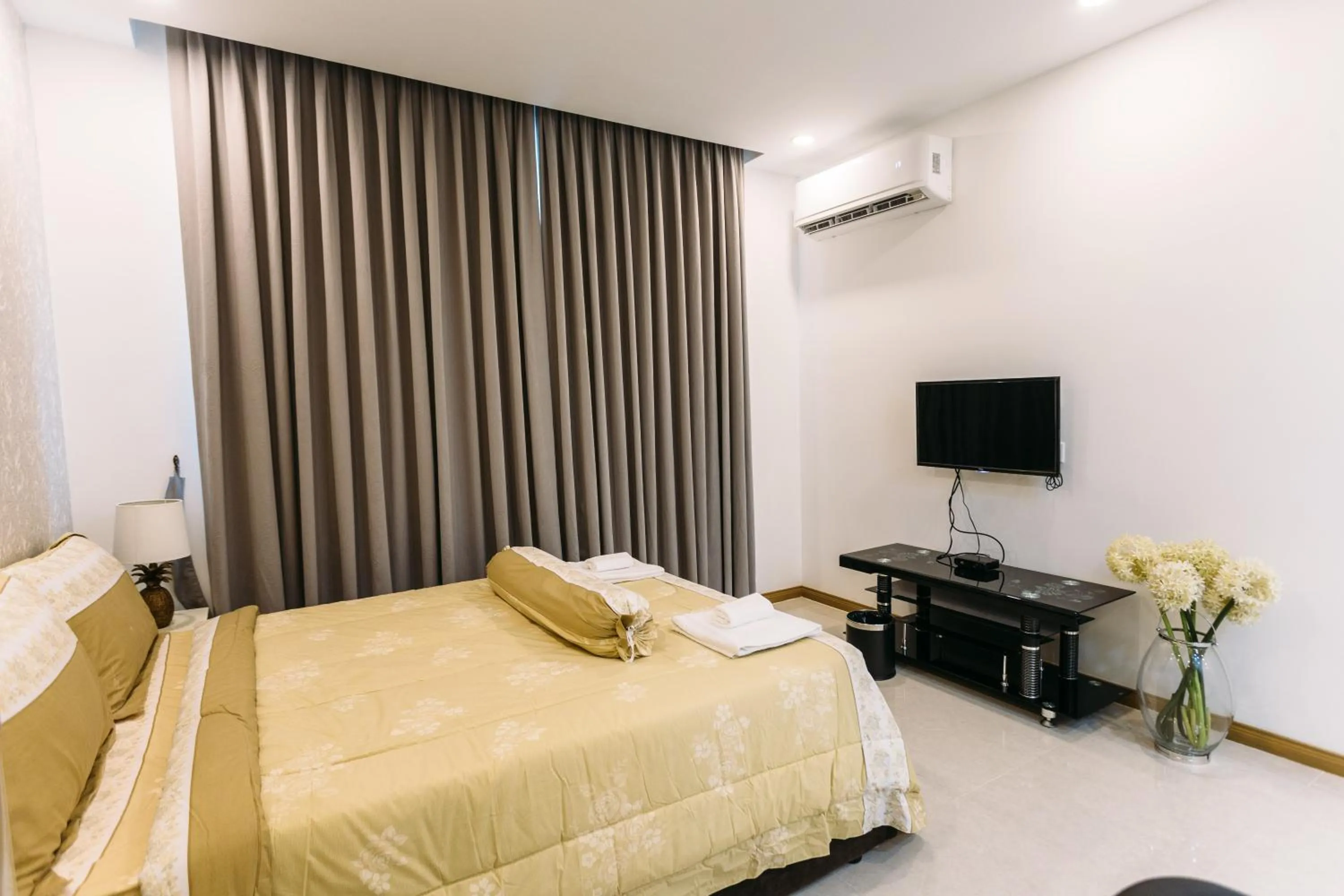 Bedroom, Bed in CA&SA Serviced Apartment