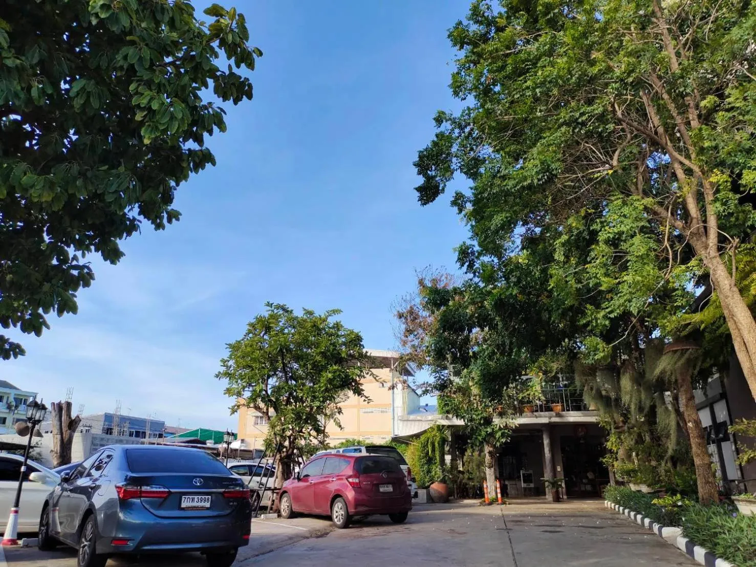 Parking in Qoo Hotel