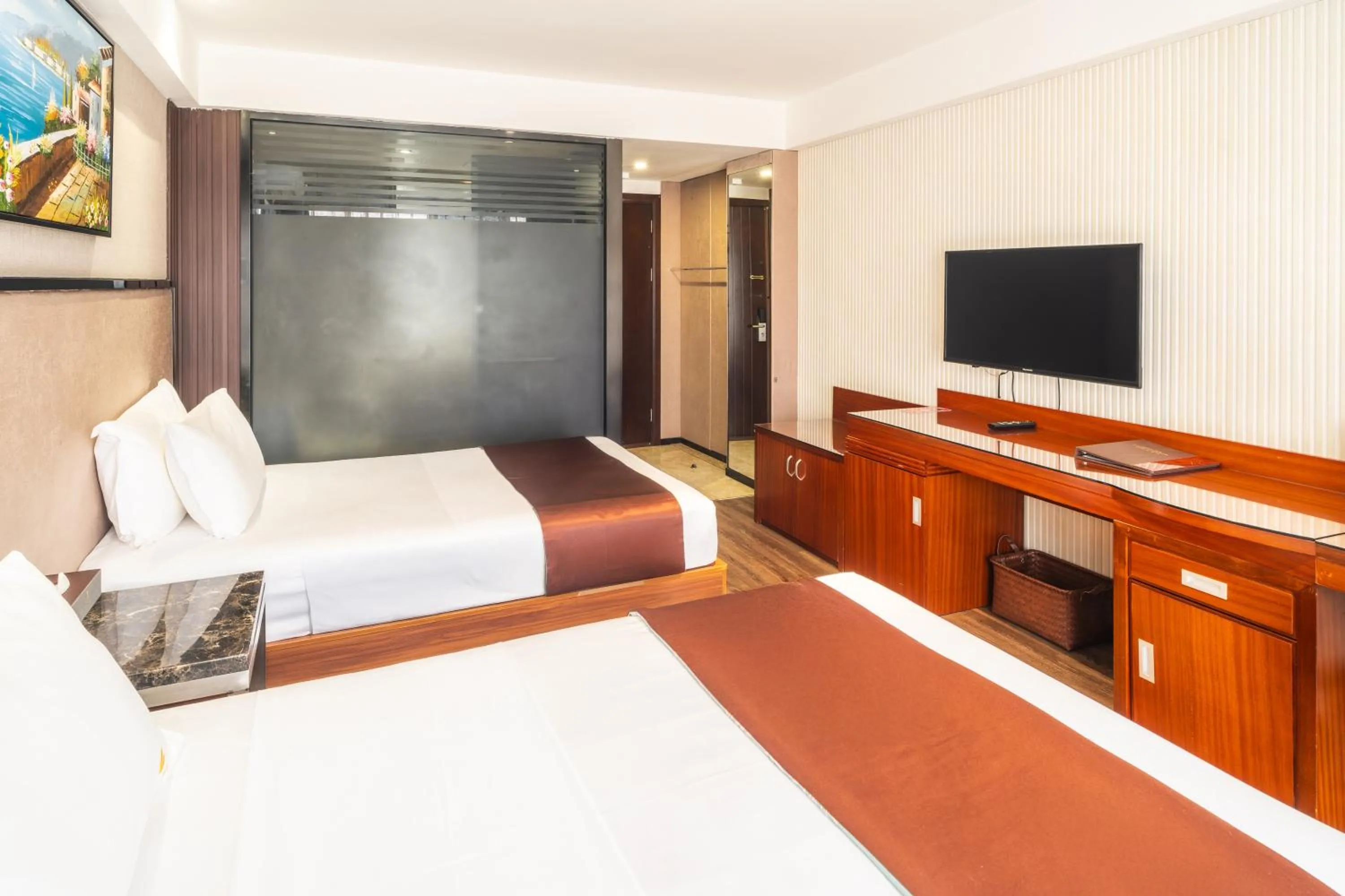 Bedroom, Bed in Swiss Lenana Mount Hotel