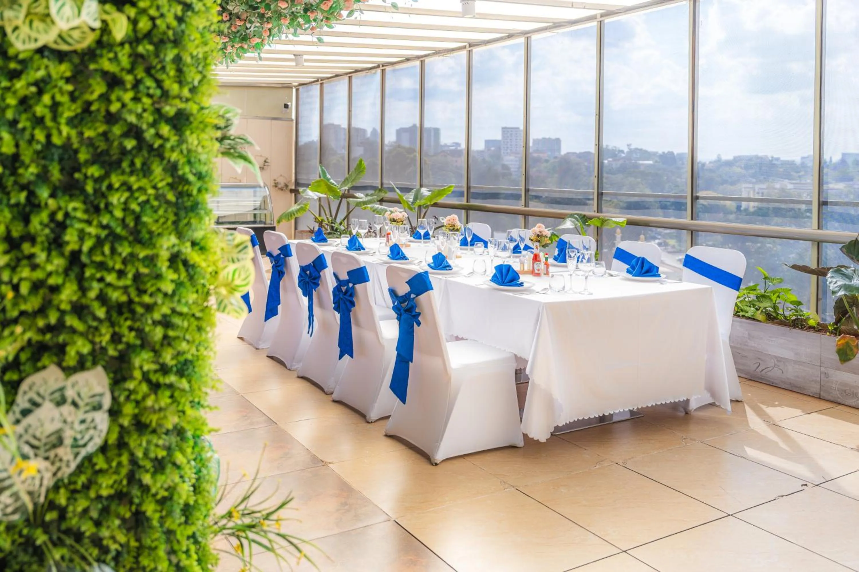 Restaurant/places to eat in Swiss Lenana Mount Hotel