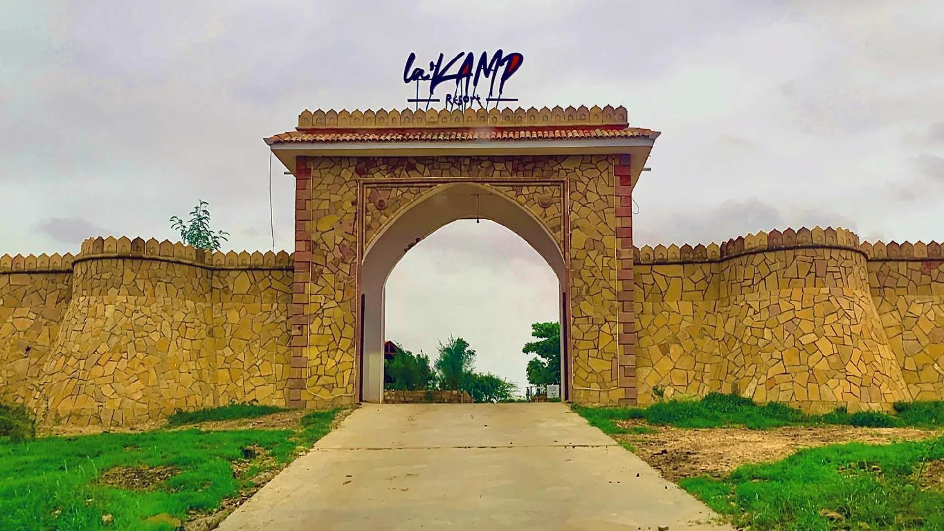 Facade/entrance in La Kamp Resort