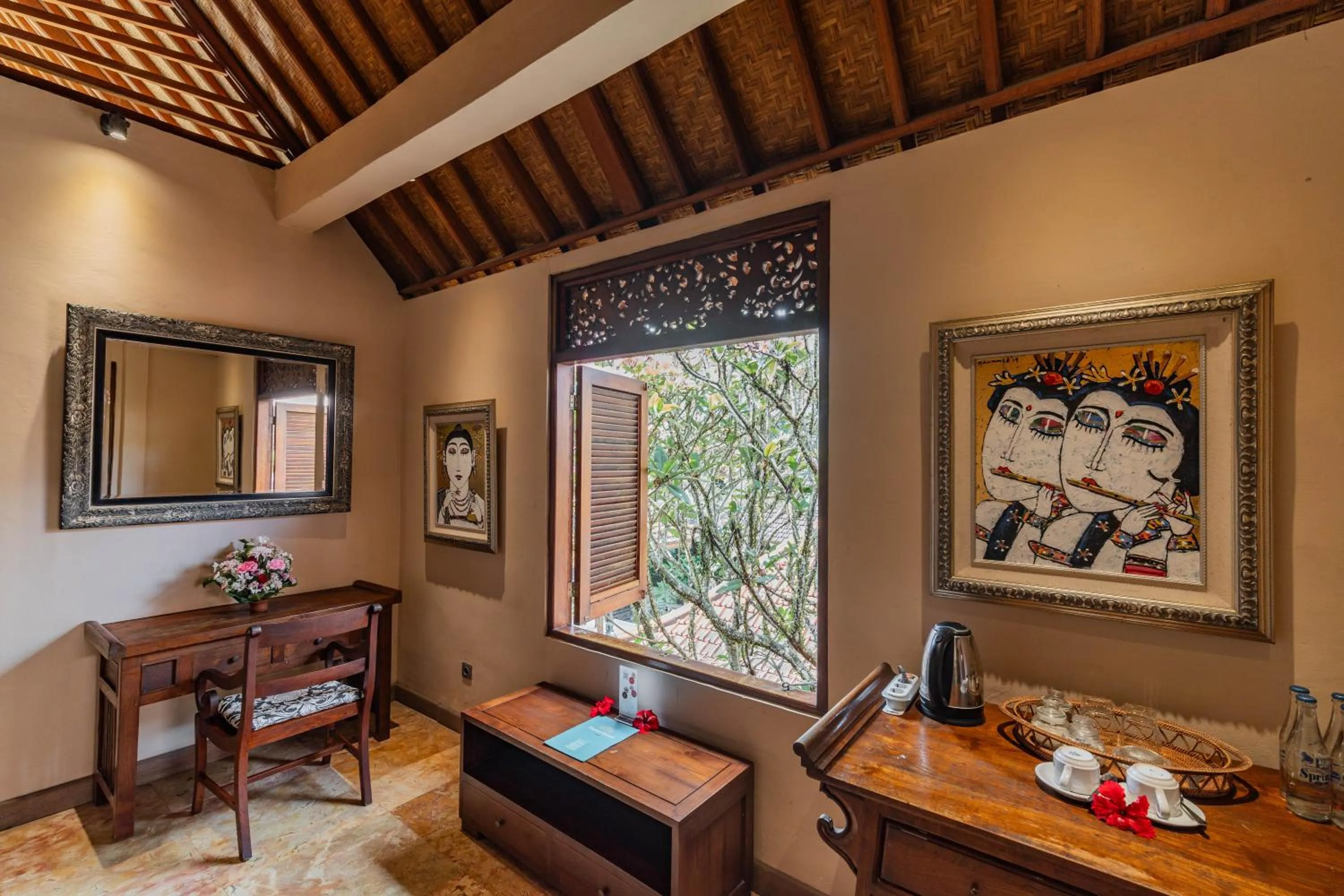 Dining area in Honeymoon Guesthouse