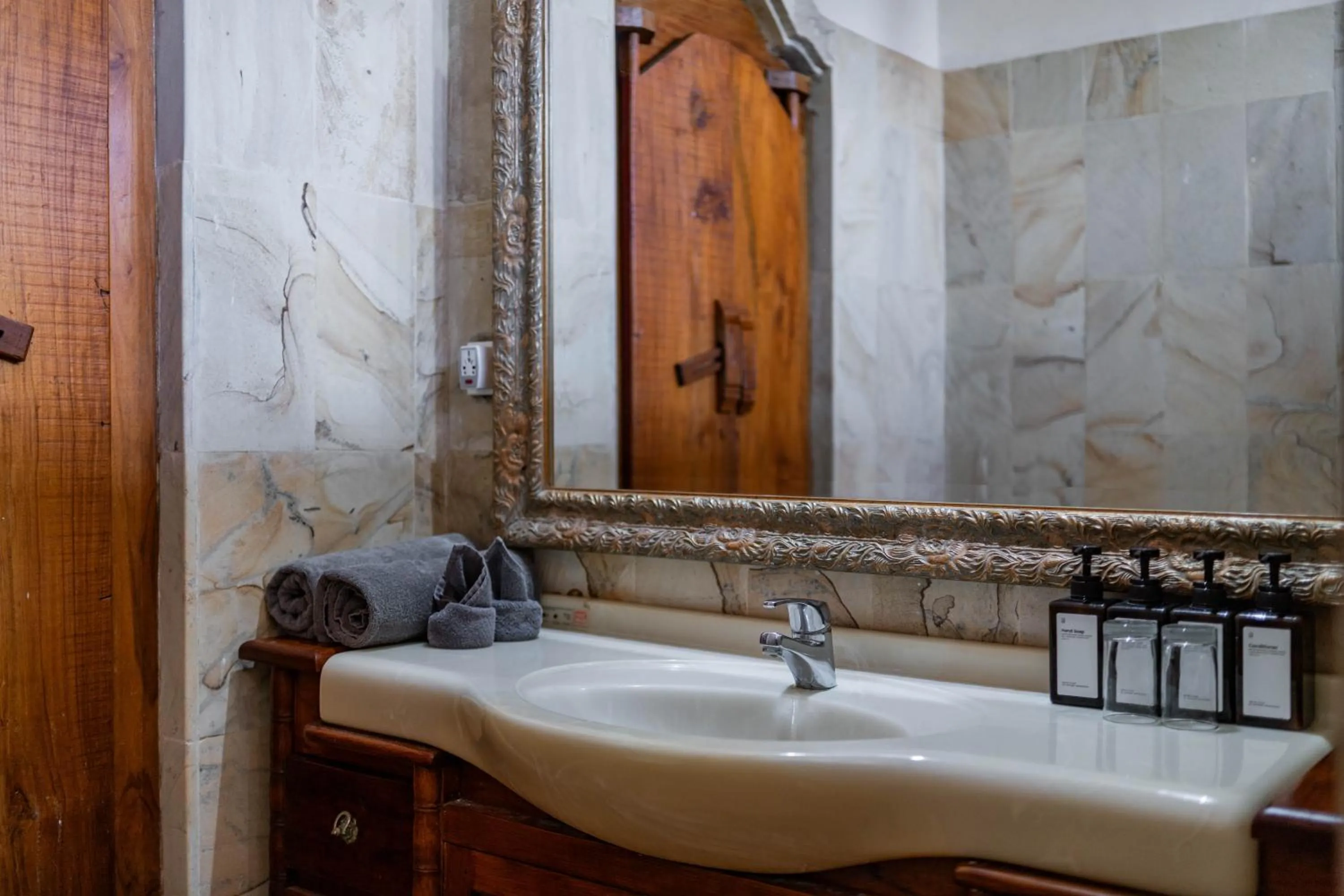Bathroom in Honeymoon Guesthouse