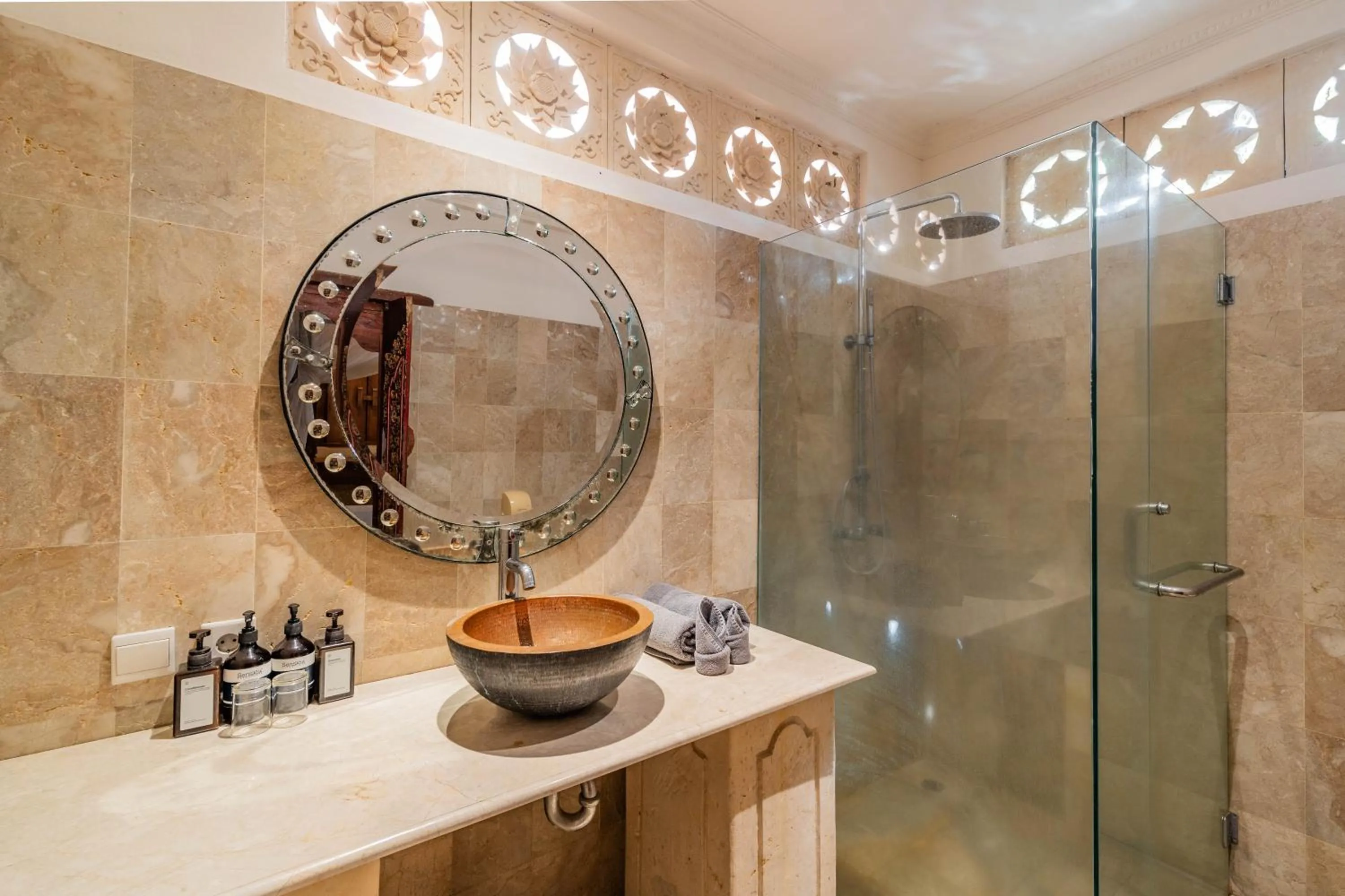 Bathroom in Honeymoon Guesthouse