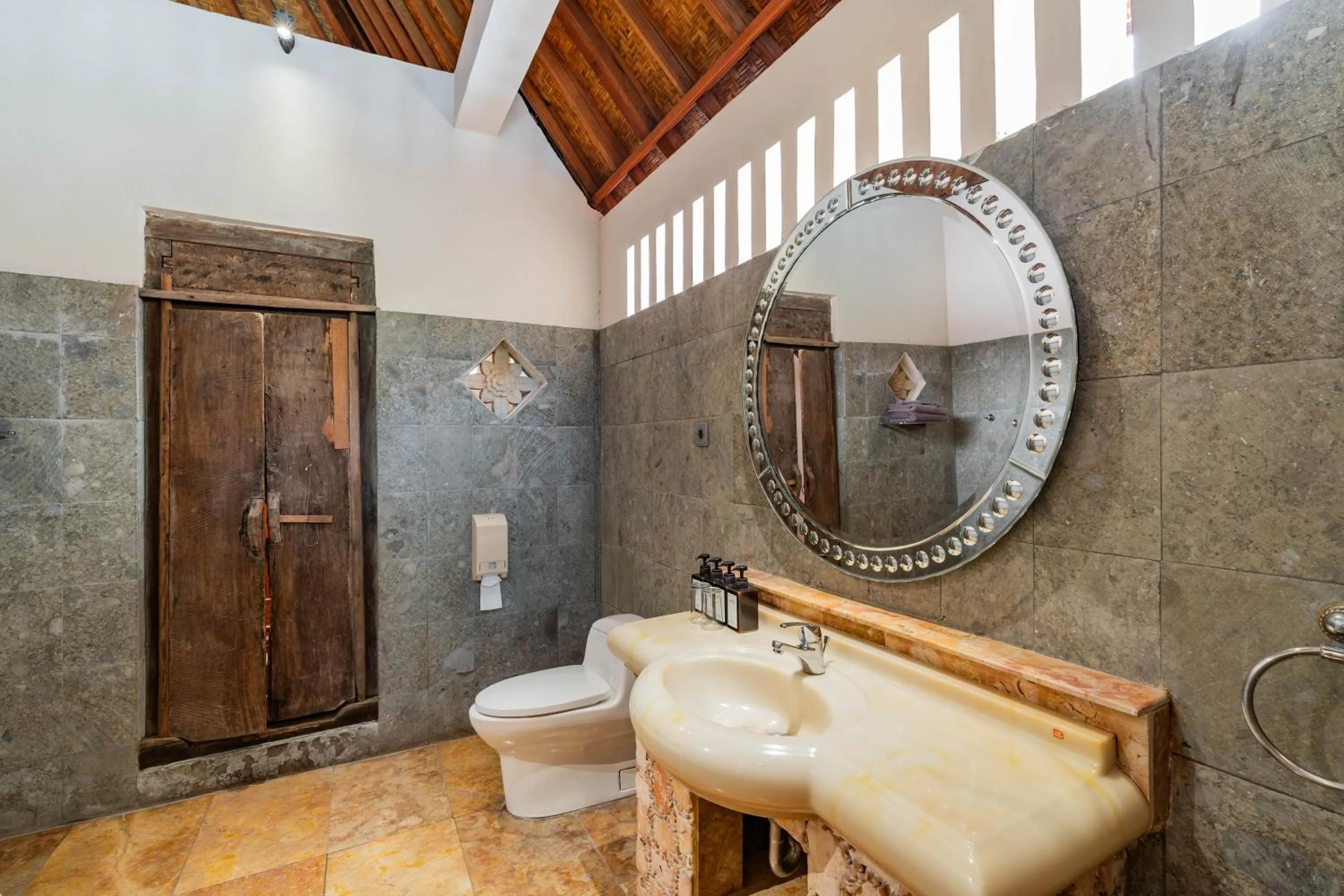 Bathroom in Honeymoon Guesthouse