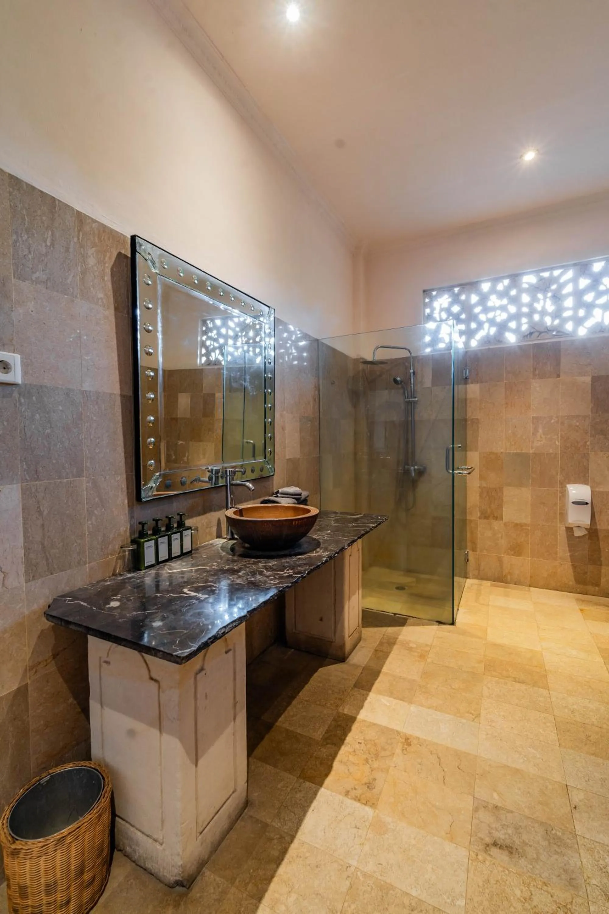 Bathroom in Honeymoon Guesthouse