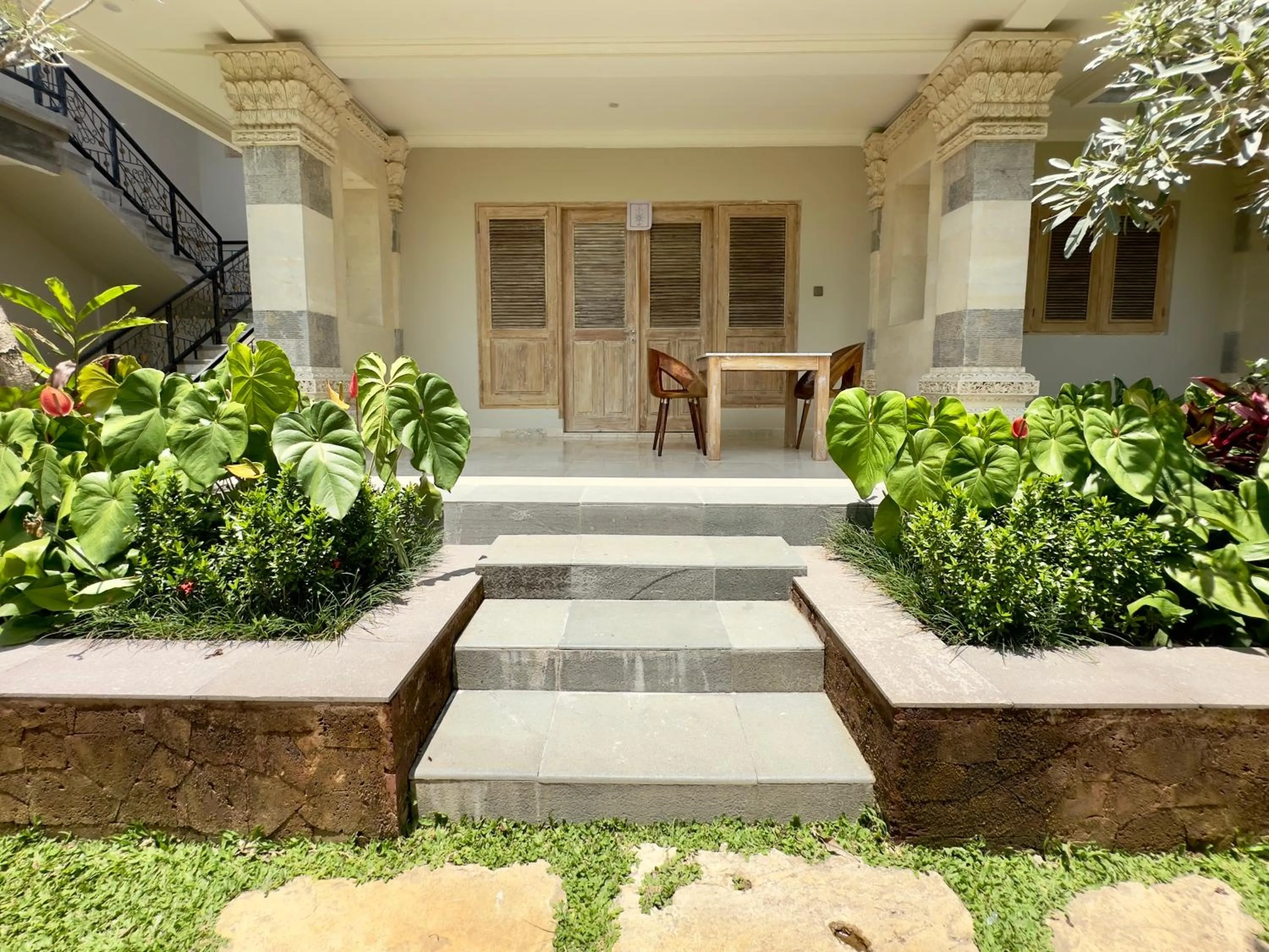 Patio in Honeymoon Guesthouse