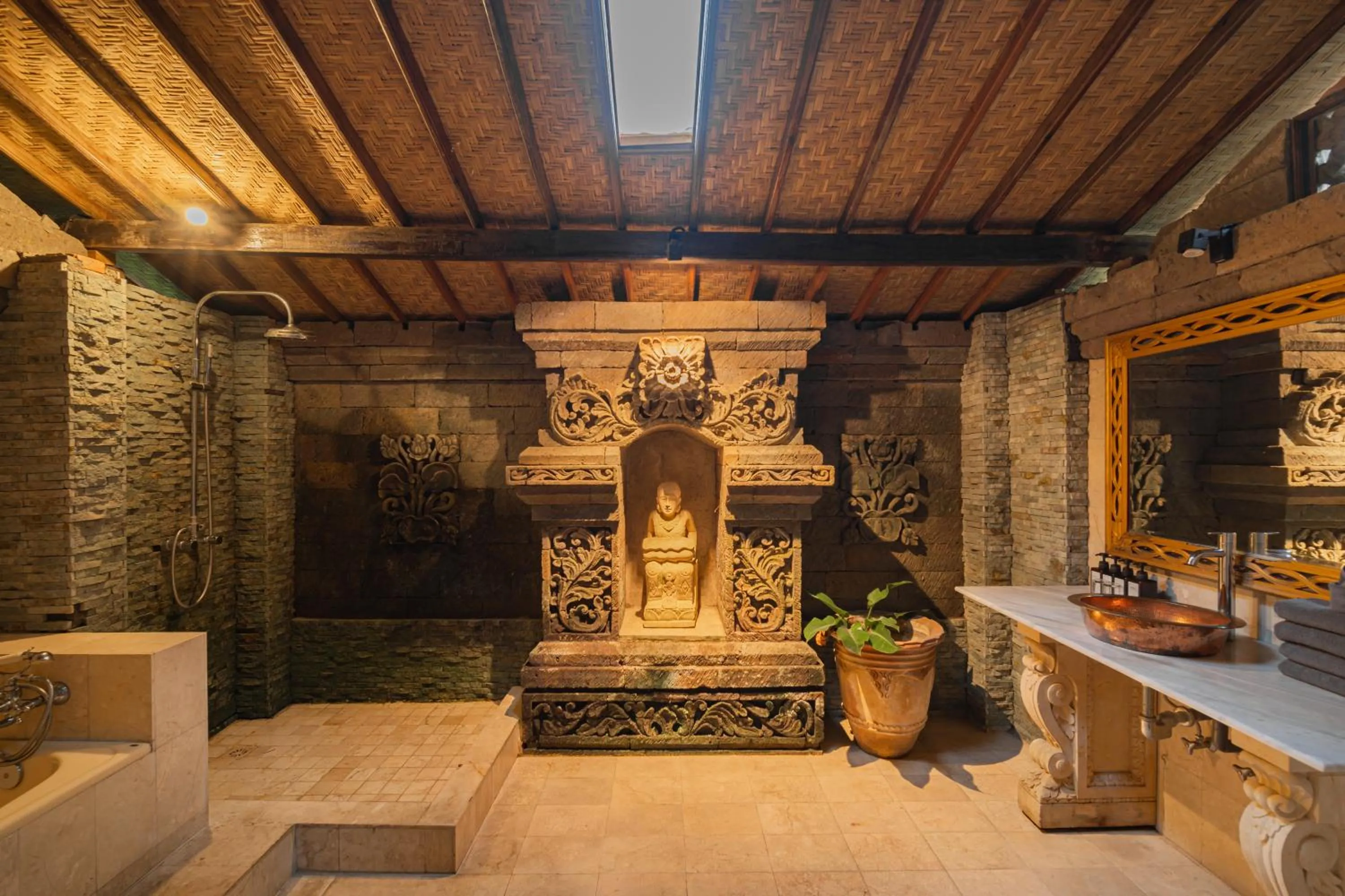 Bathroom in Honeymoon Guesthouse