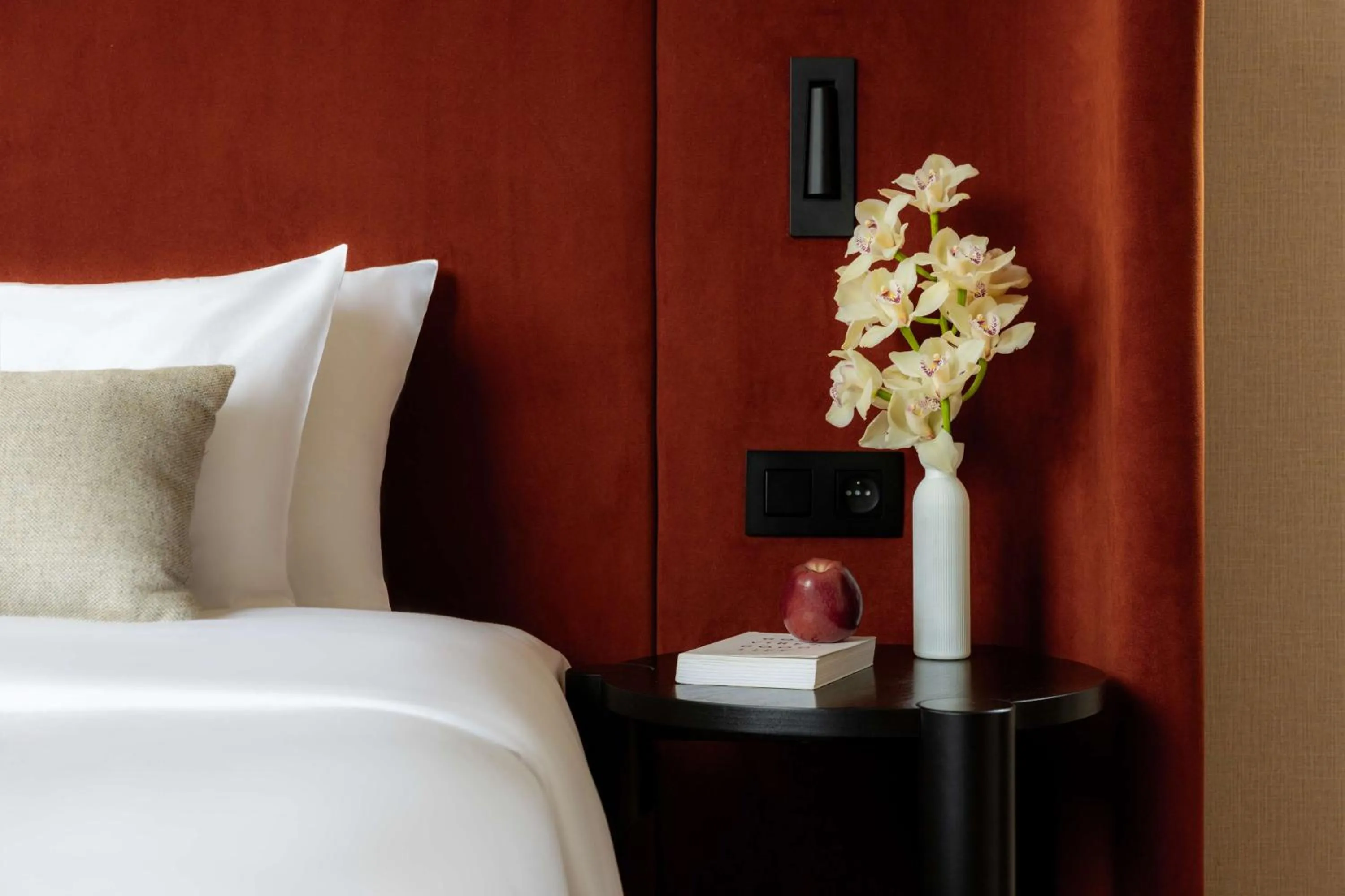 Bedroom, Bed in NH Collection Gent