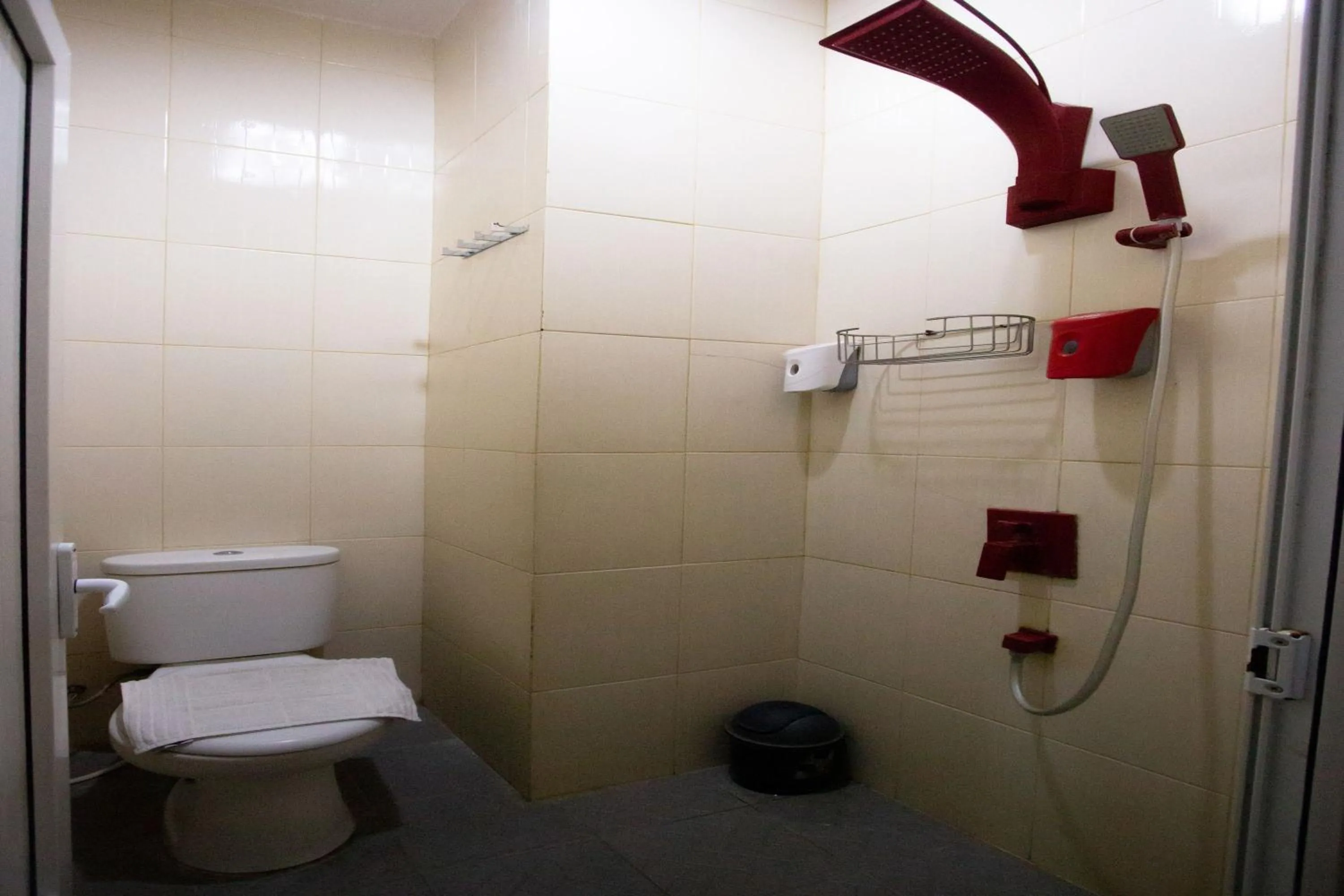 Shower in O2 Residence