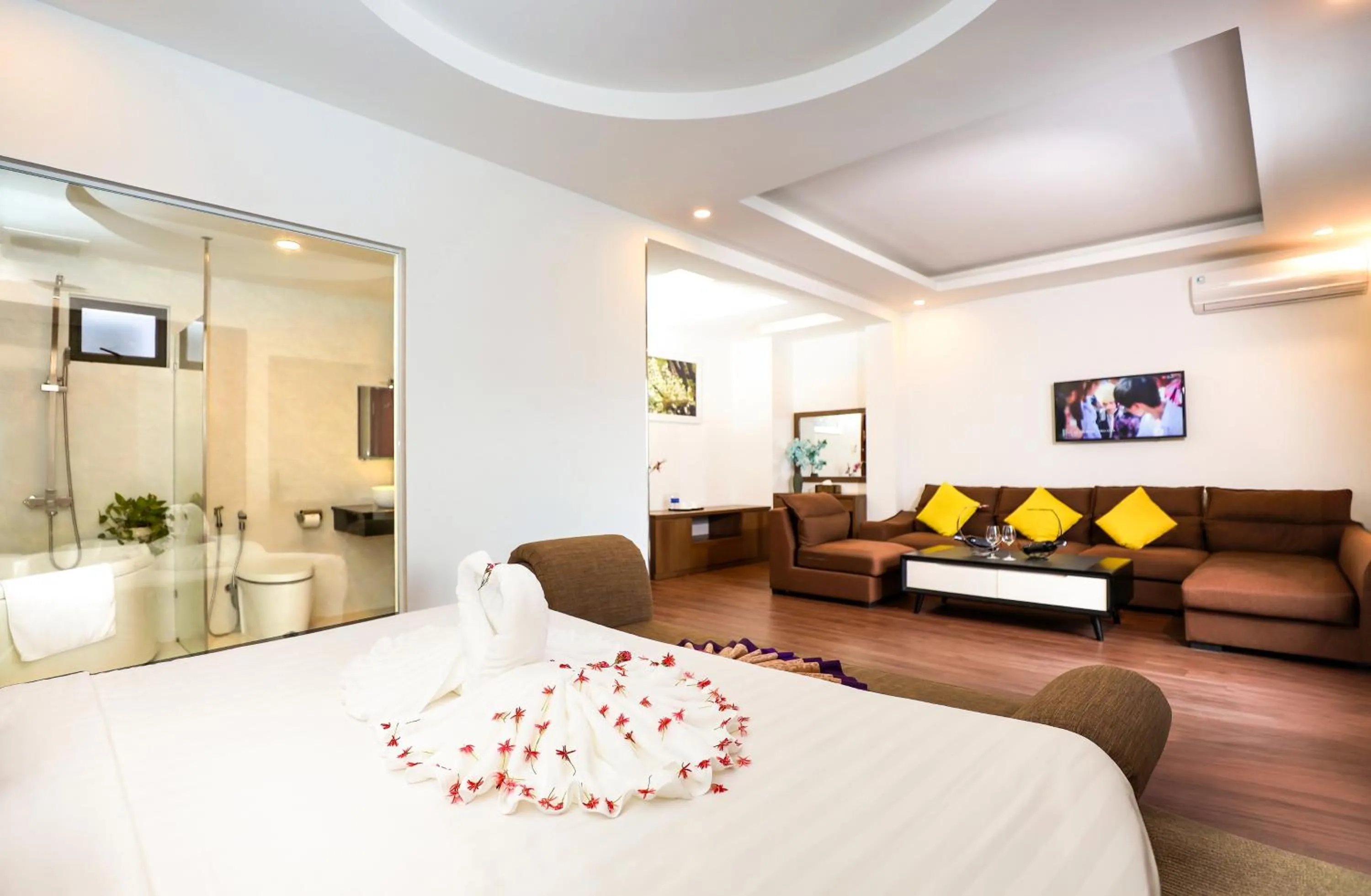 Bed in Luxor Boutique Hotel Phu Quoc