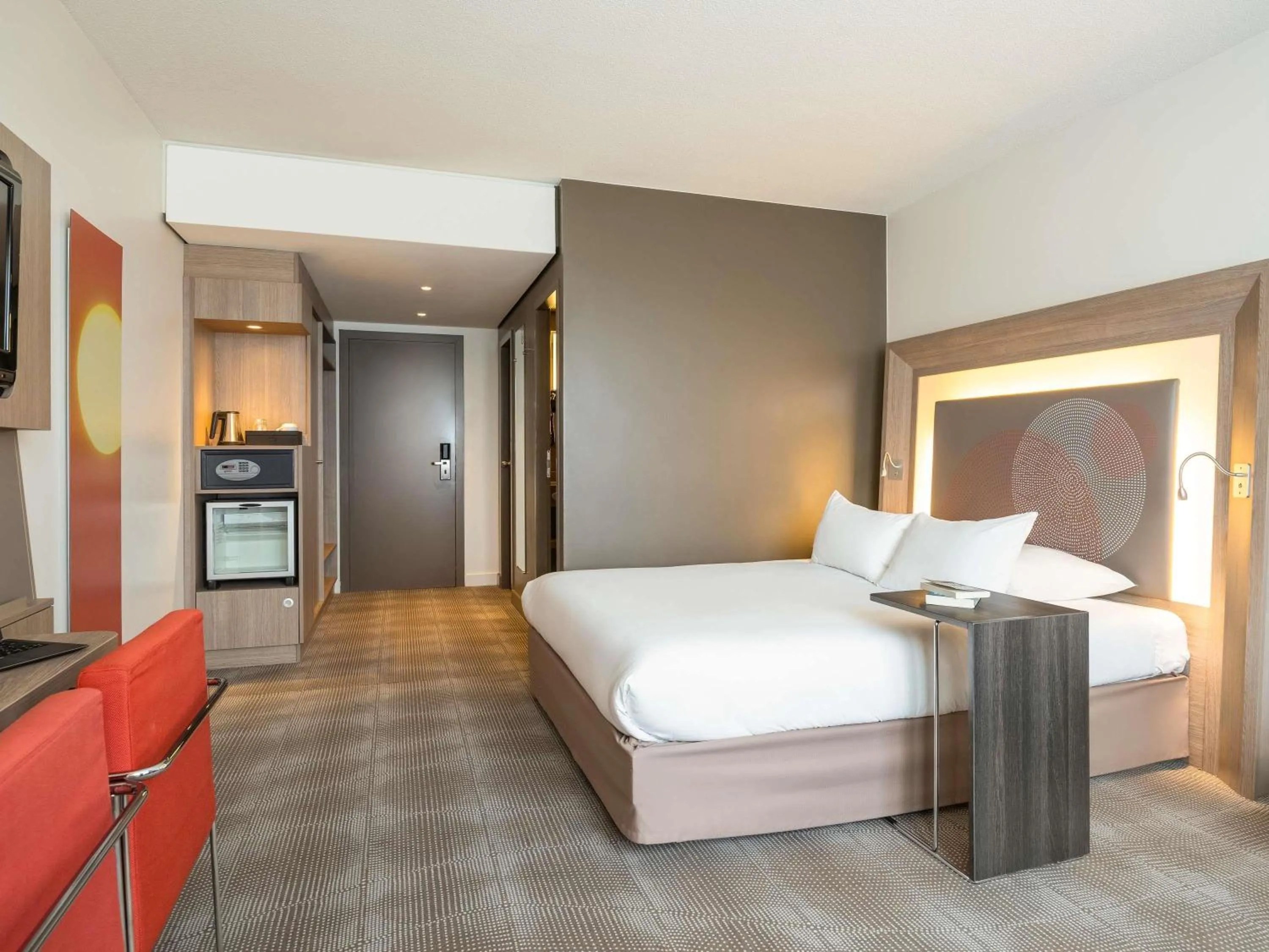 Bedroom, Bed in Novotel Brussels City Centre