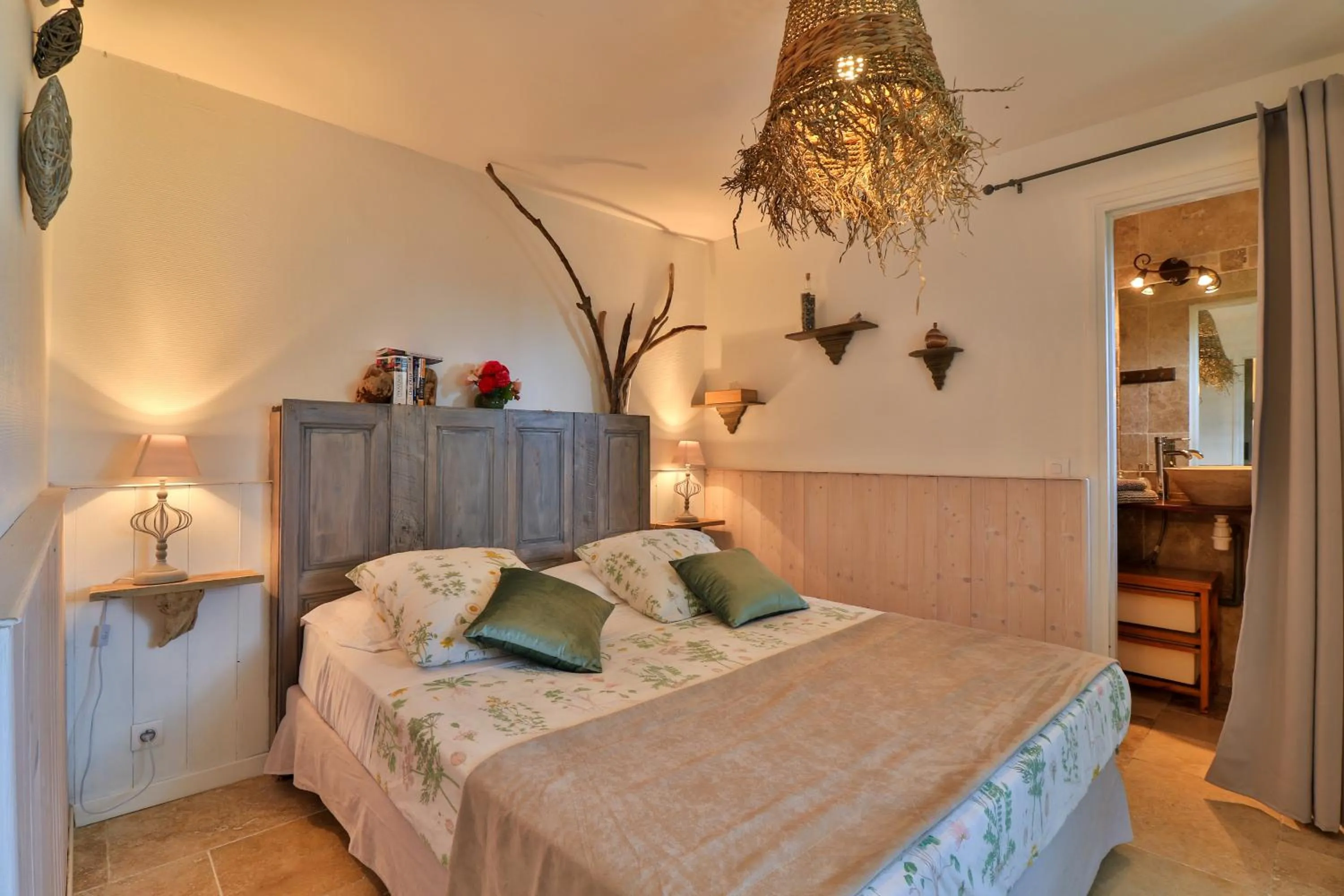 Bedroom, Bed in Le Mazet de Tourrettes