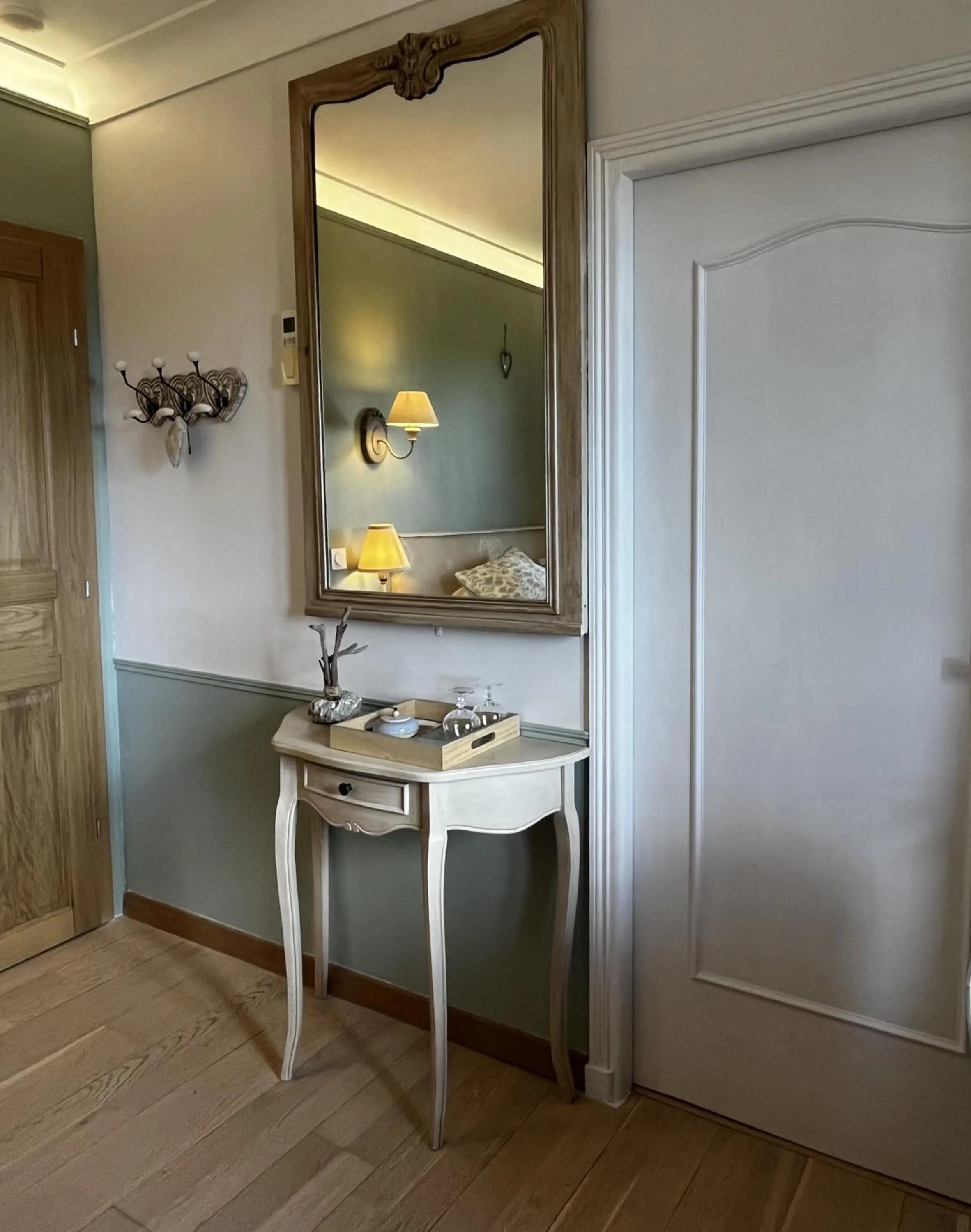 wardrobe in Le Mazet de Tourrettes