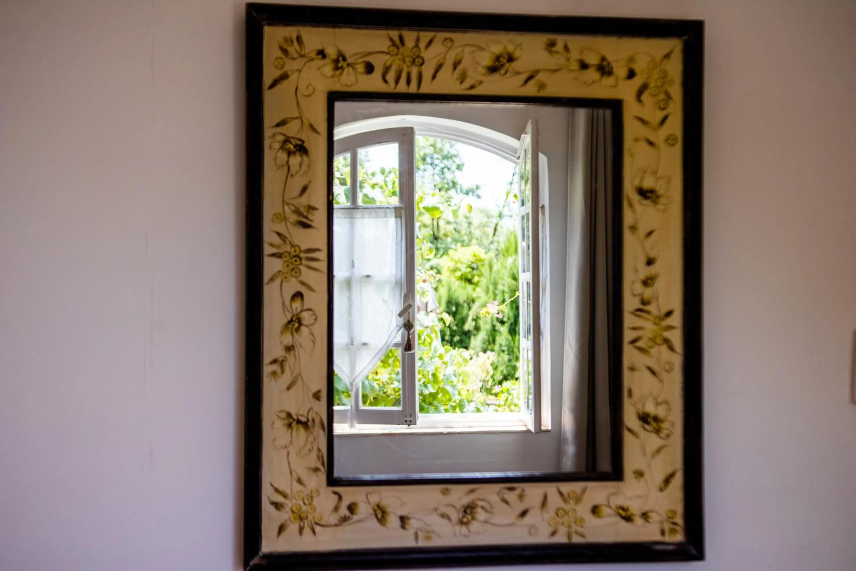 Decorative detail in Le Mazet de Tourrettes