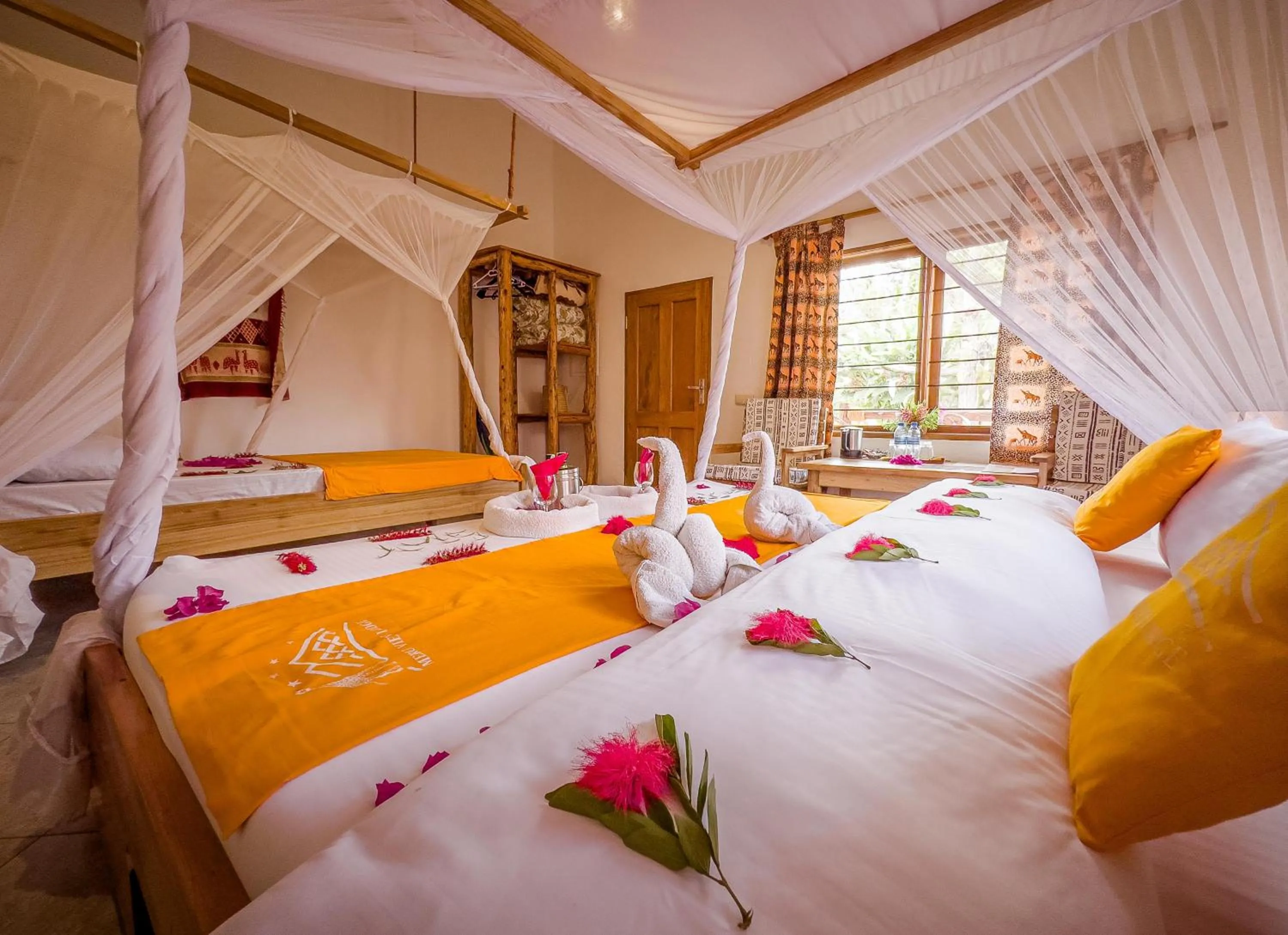 Bedroom, Bed in Meru View Lodge
