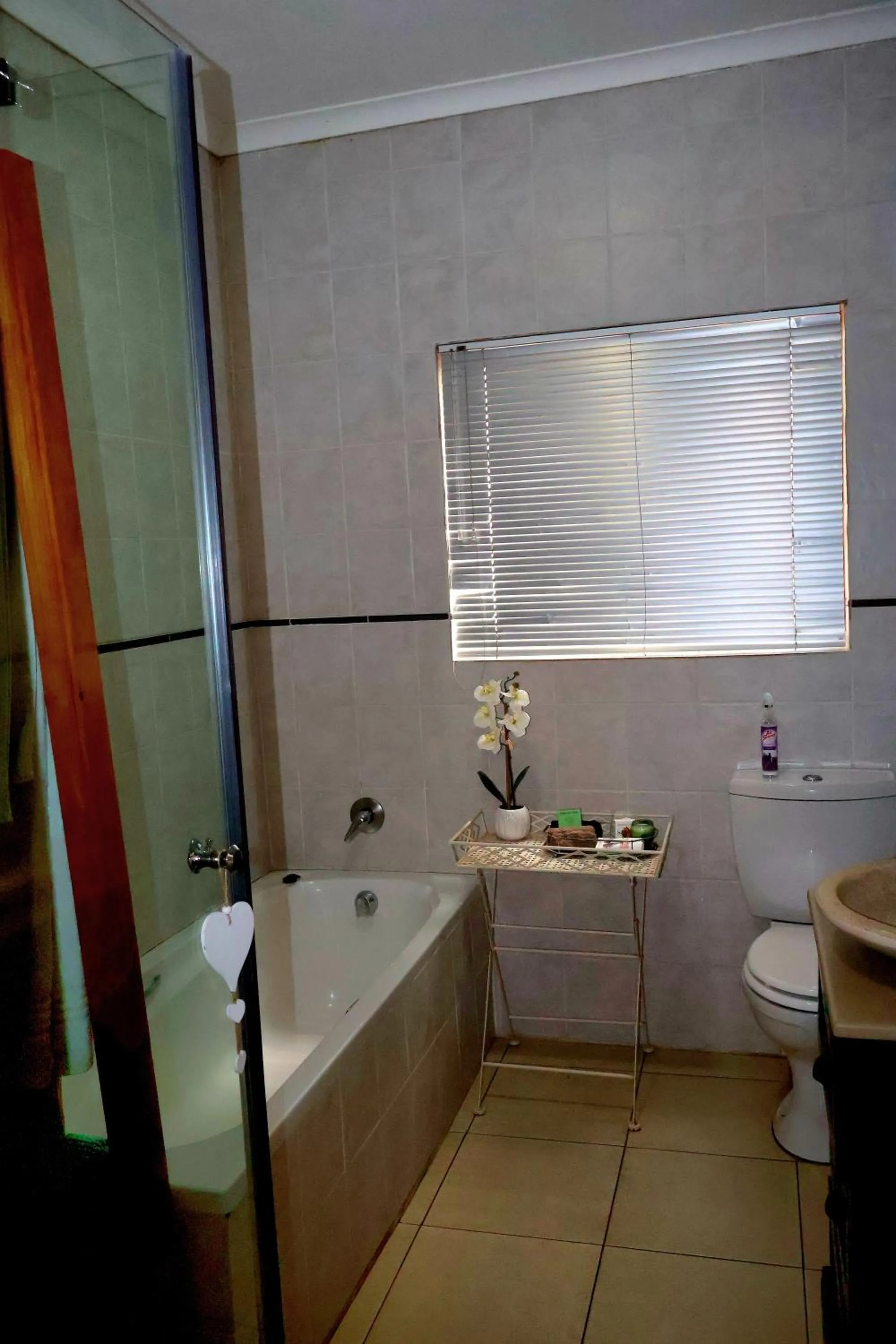 Bathroom in The Leopard Tree