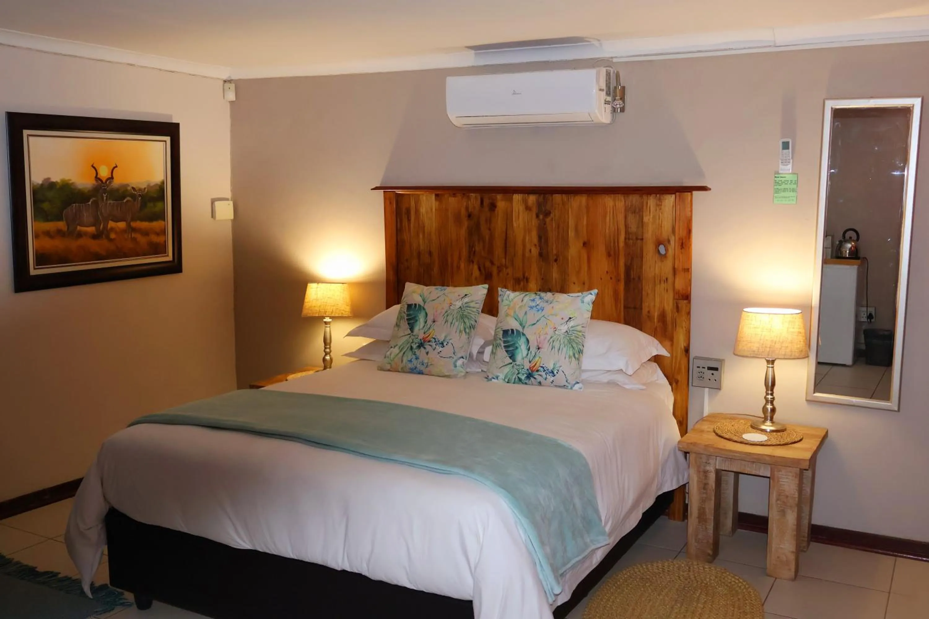 Bed in The Leopard Tree