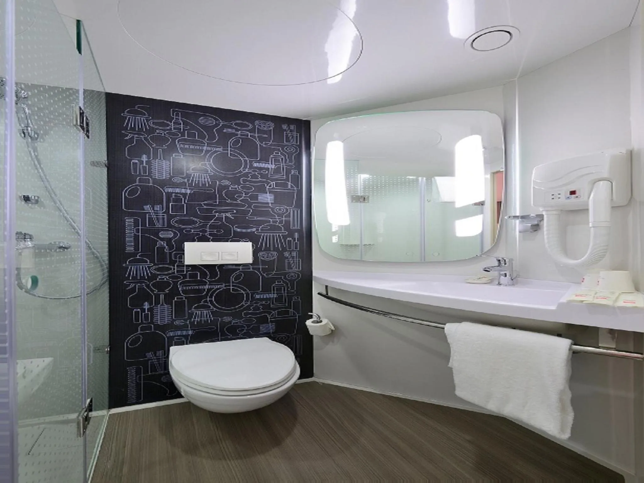 Bathroom in Ibis Shanghai New Hongqiao