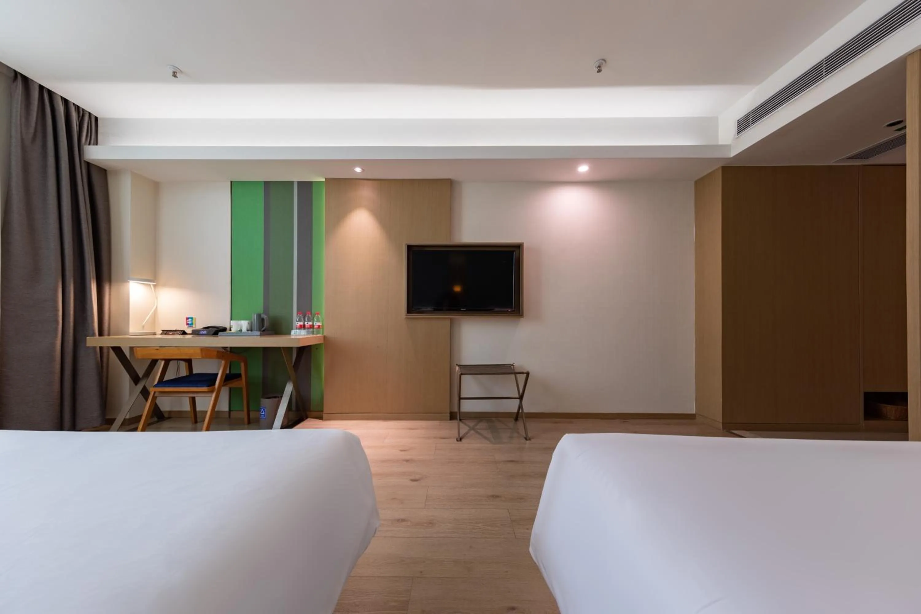 Family, Bed in Ibis Styles XM Zhongshan Hotel