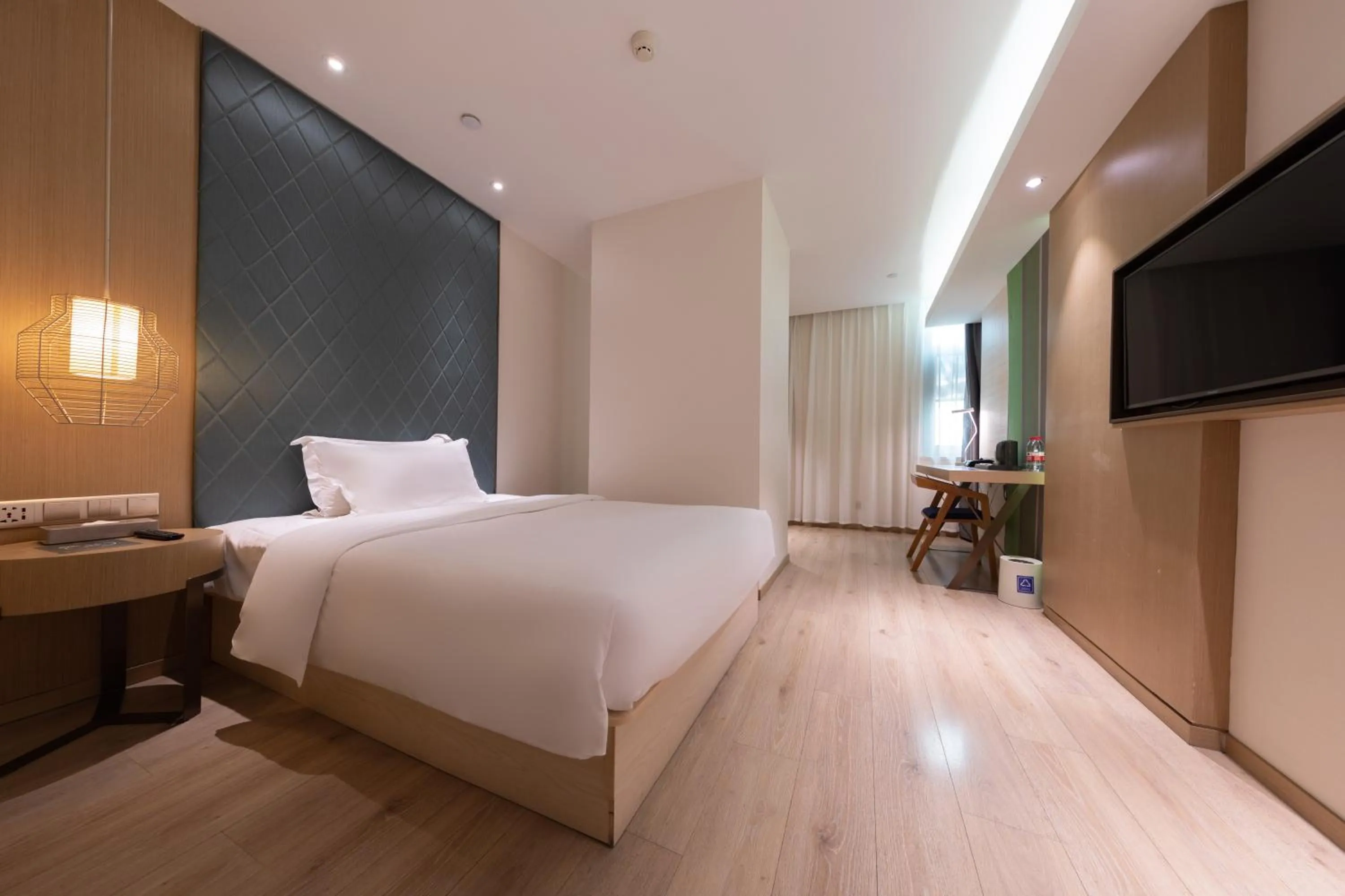 People, Bed in Ibis Styles XM Zhongshan Hotel