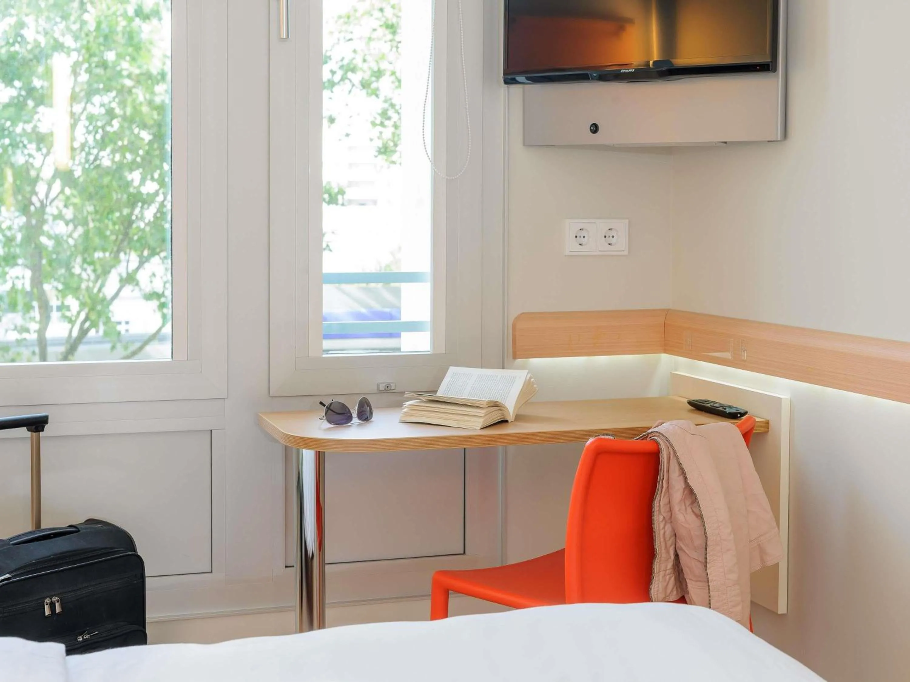 Bedroom, Bed in ibis budget Frankfurt City Ost