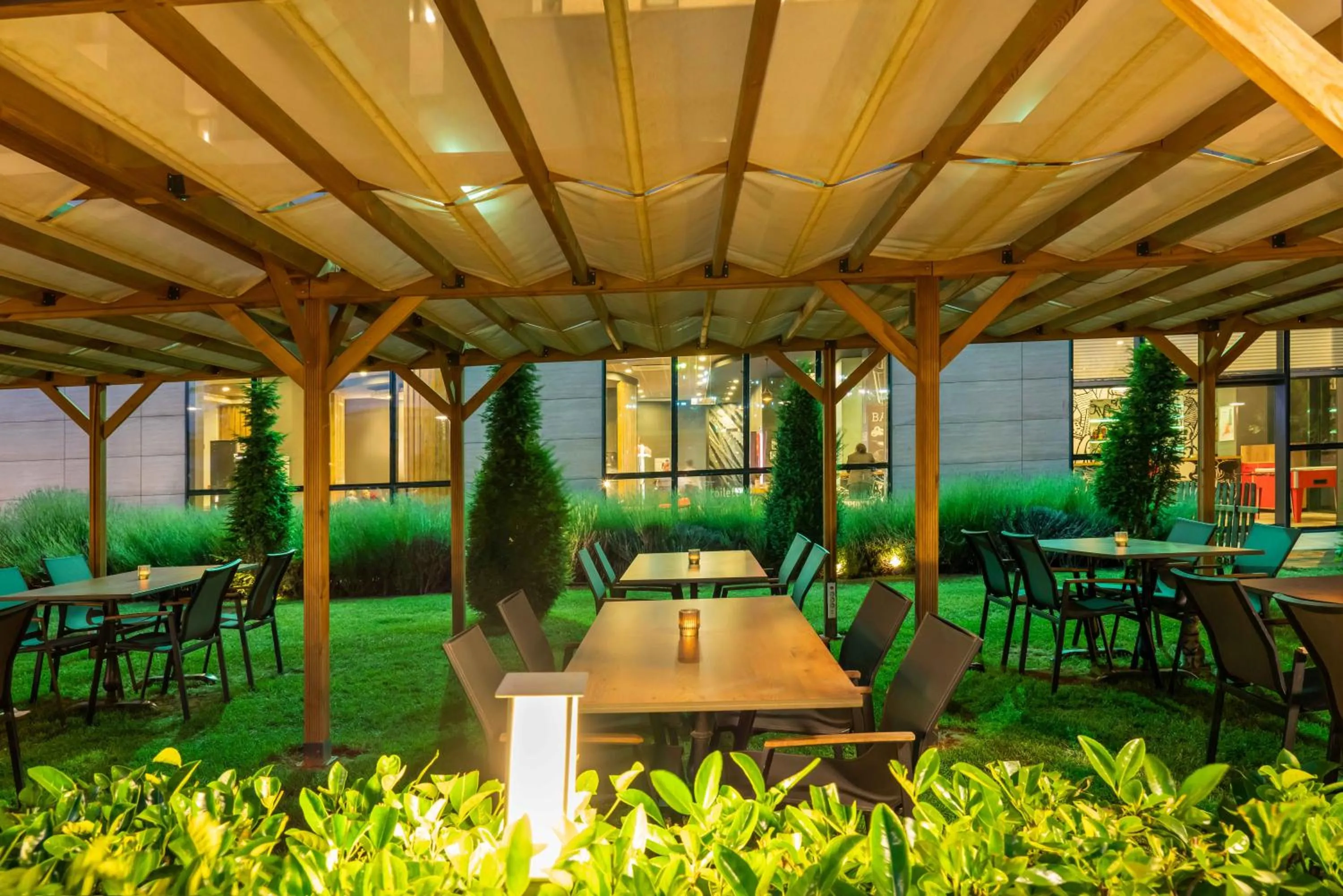 Restaurant/places to eat in Ibis Istanbul Tuzla Hotel