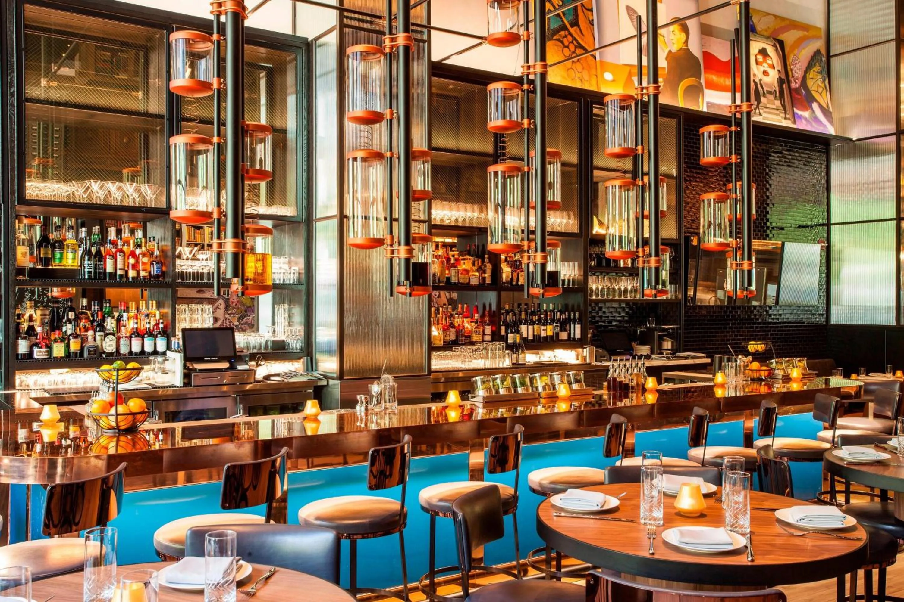 Restaurant/places to eat in Hotel EMC2, Autograph Collection