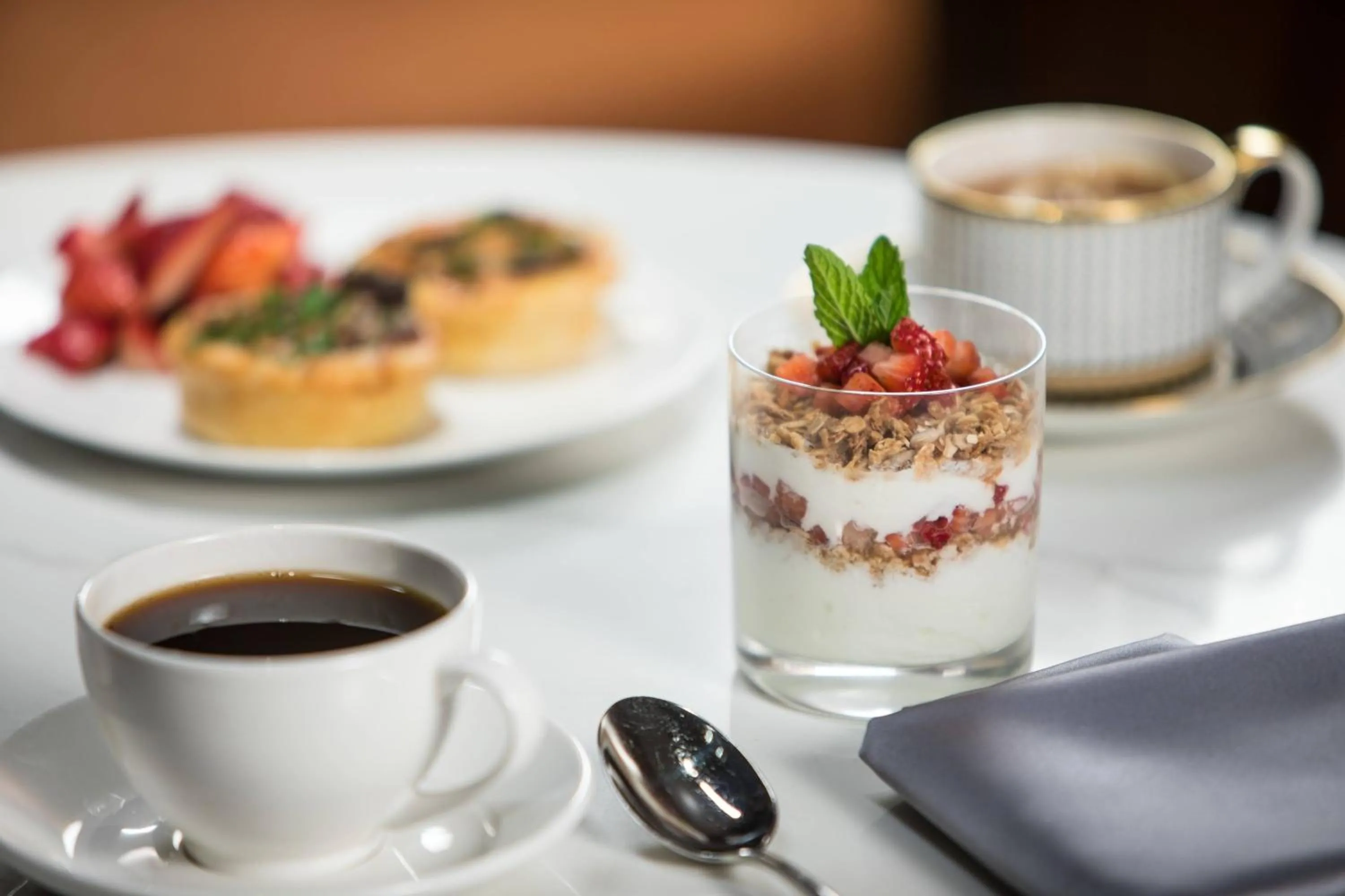 Breakfast in Hotel EMC2, Autograph Collection