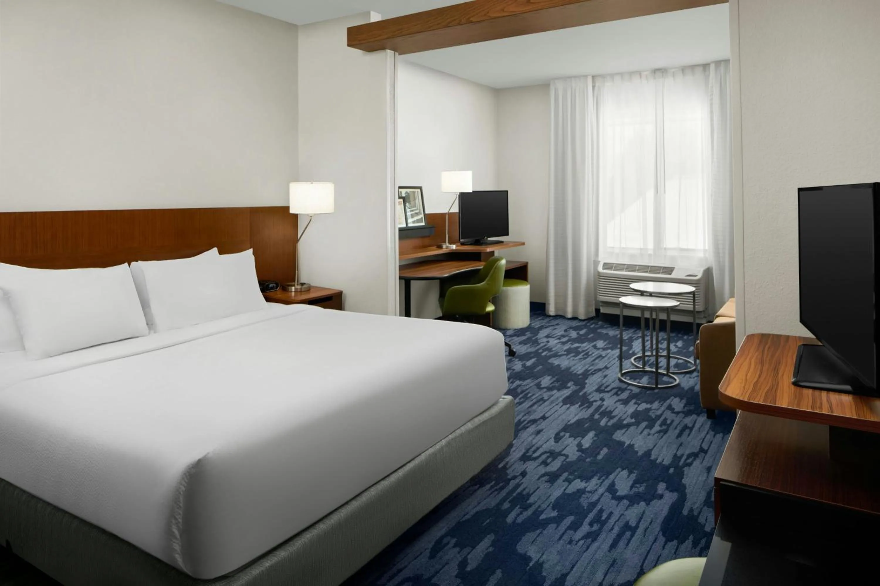 Bedroom, Bed in Fairfield Inn & Suites by Marriott Richmond Ashland