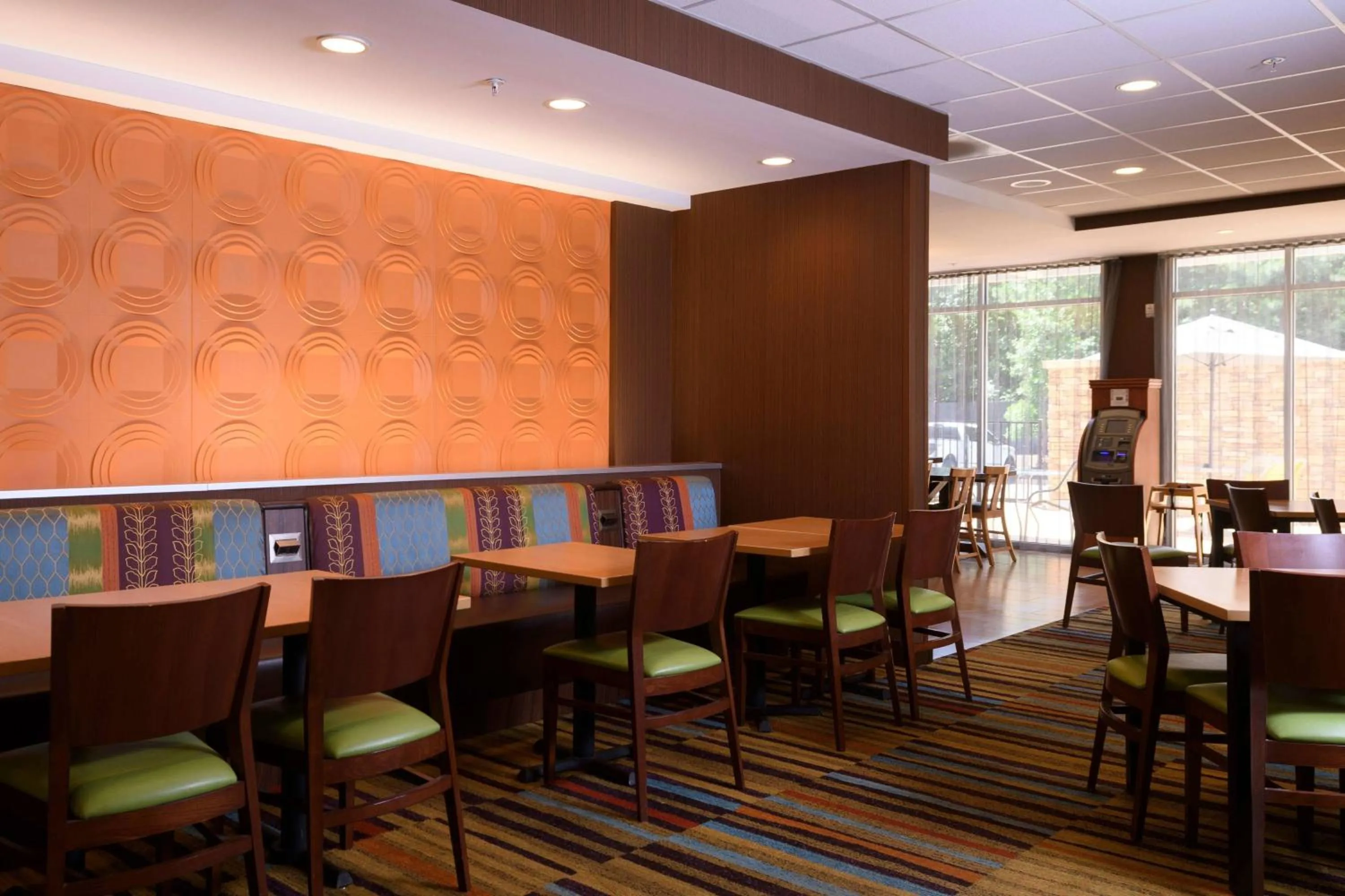 Restaurant/places to eat in Fairfield Inn & Suites by Marriott Richmond Ashland