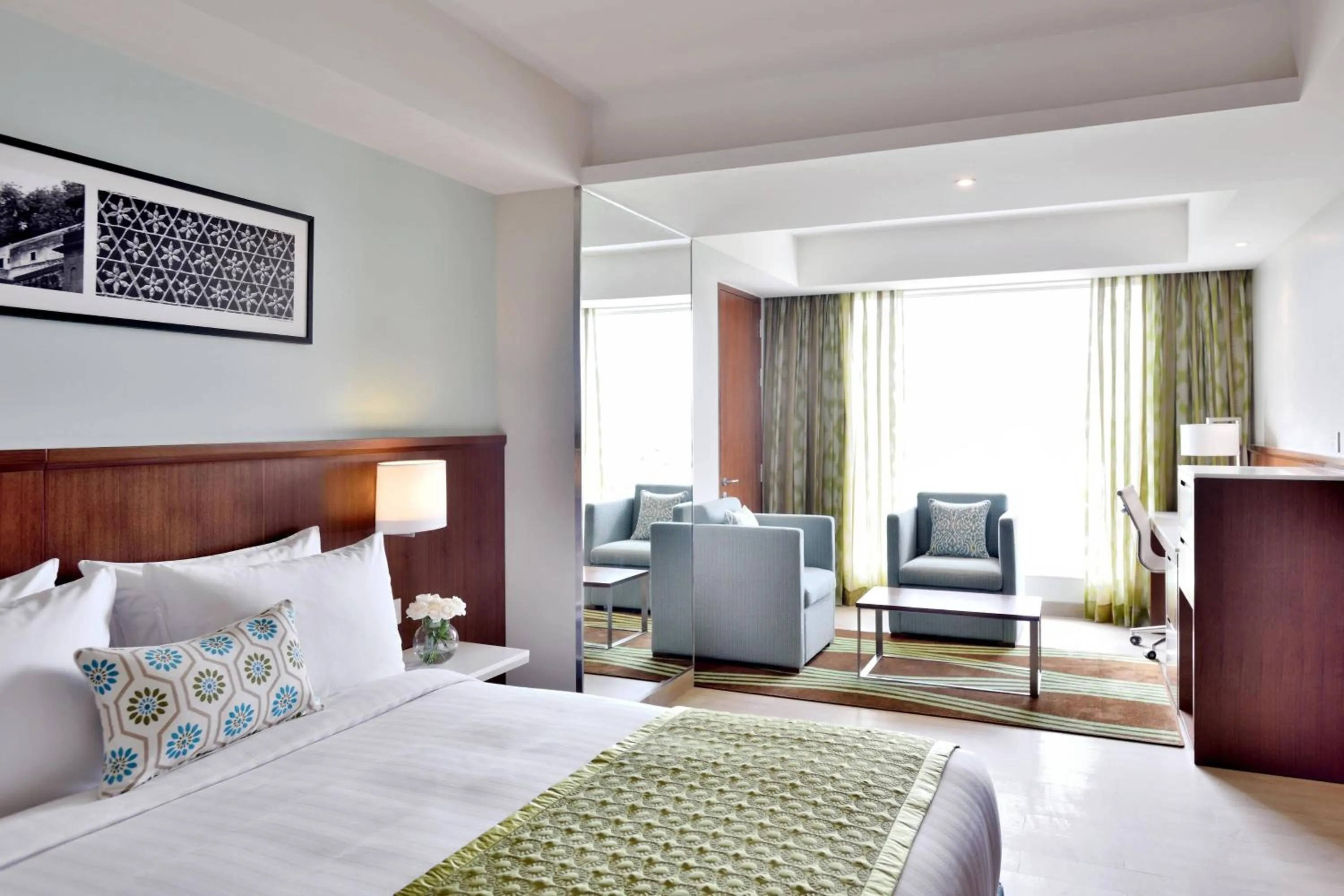 Photo of the whole room, Bed in Fairfield by Marriott Indore