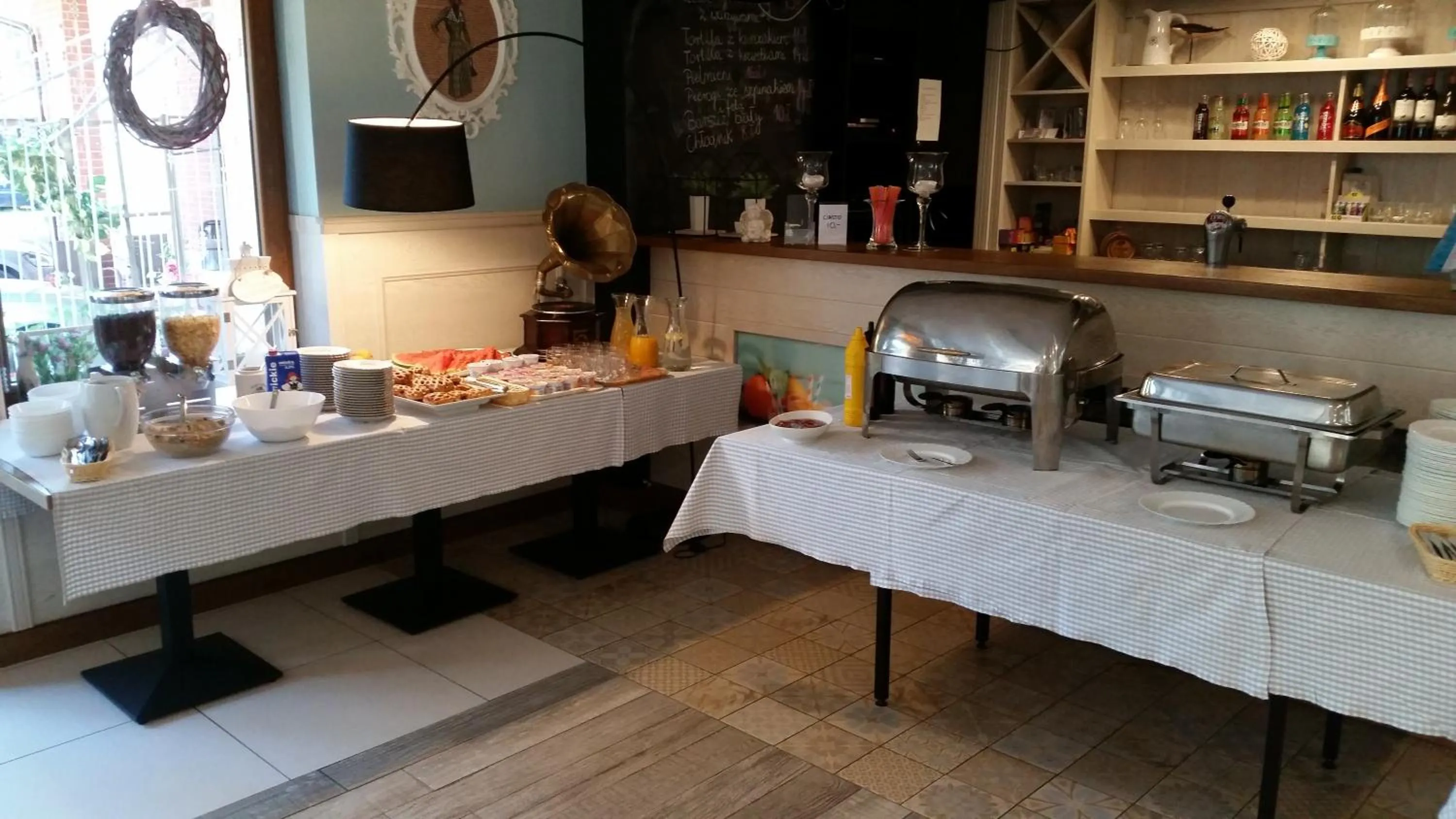 Breakfast in OW Krakus I - pokoje i domki