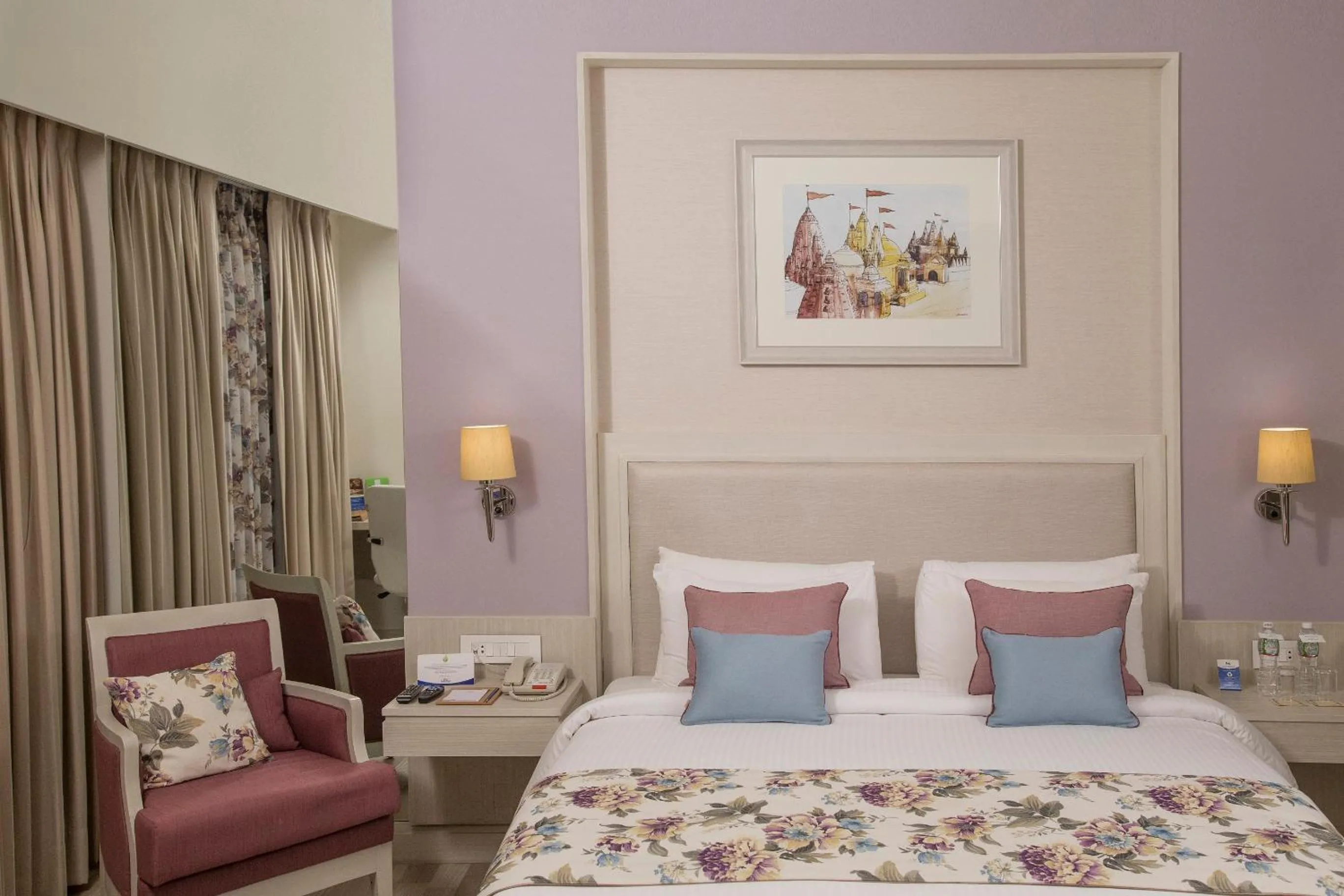 Bedroom, Bed in Efcee Sarovar Premiere Bhavnagar