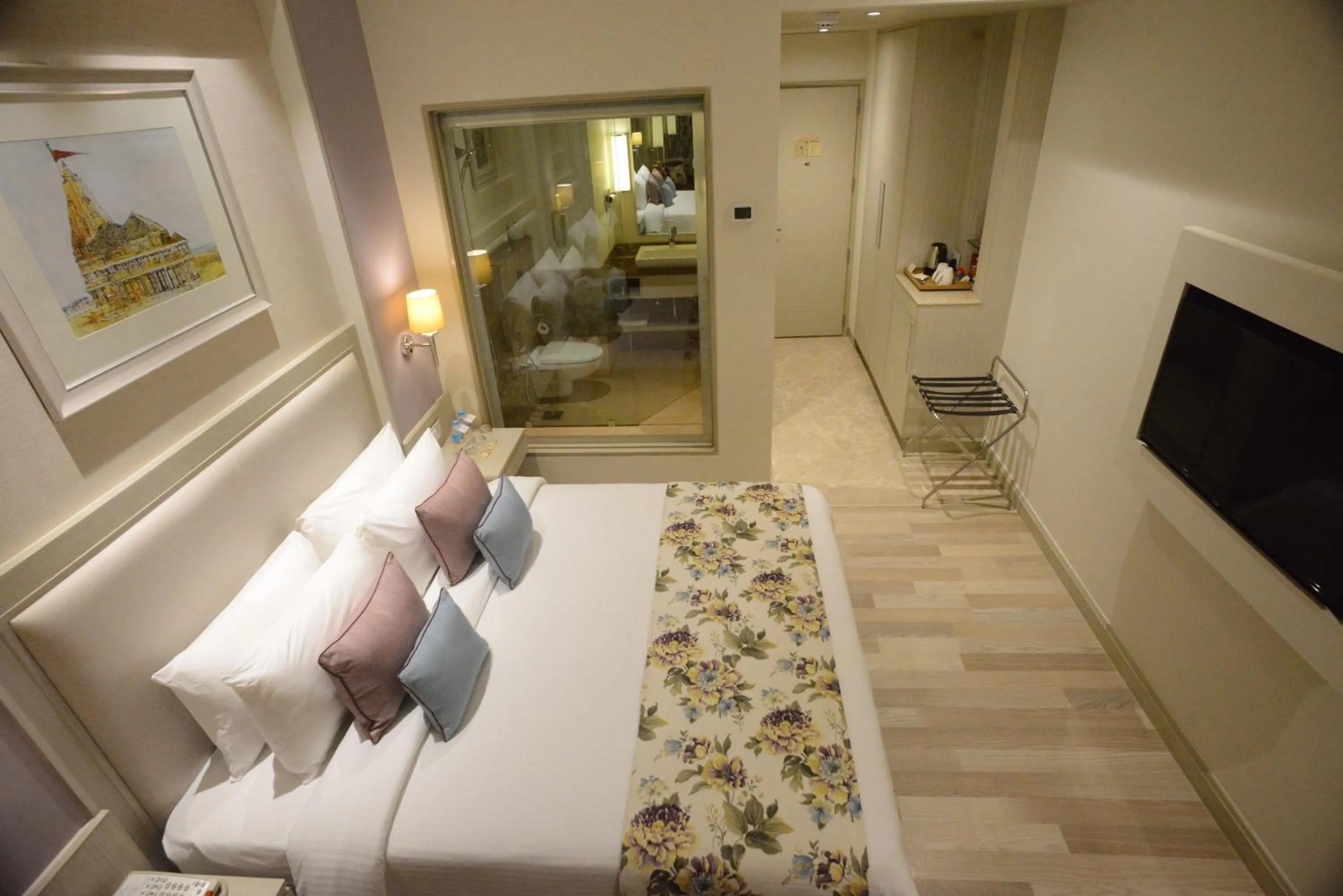 Bedroom in Efcee Sarovar Premiere Bhavnagar