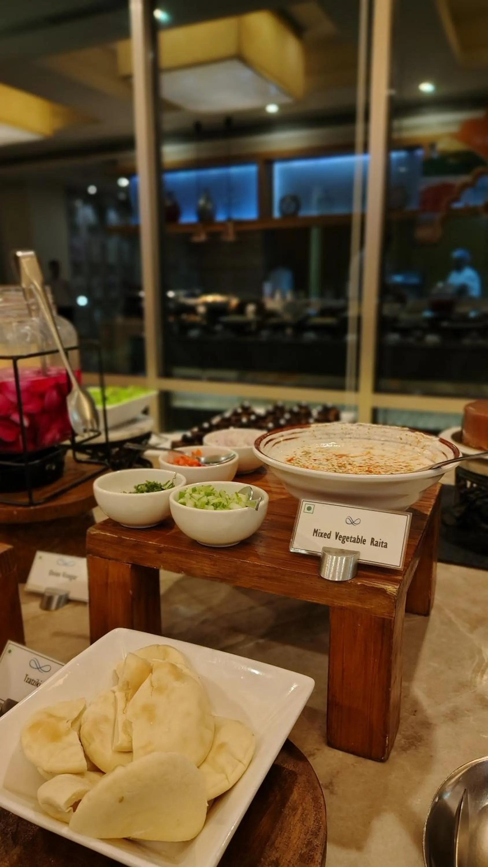 Restaurant/places to eat in Efcee Sarovar Premiere Bhavnagar