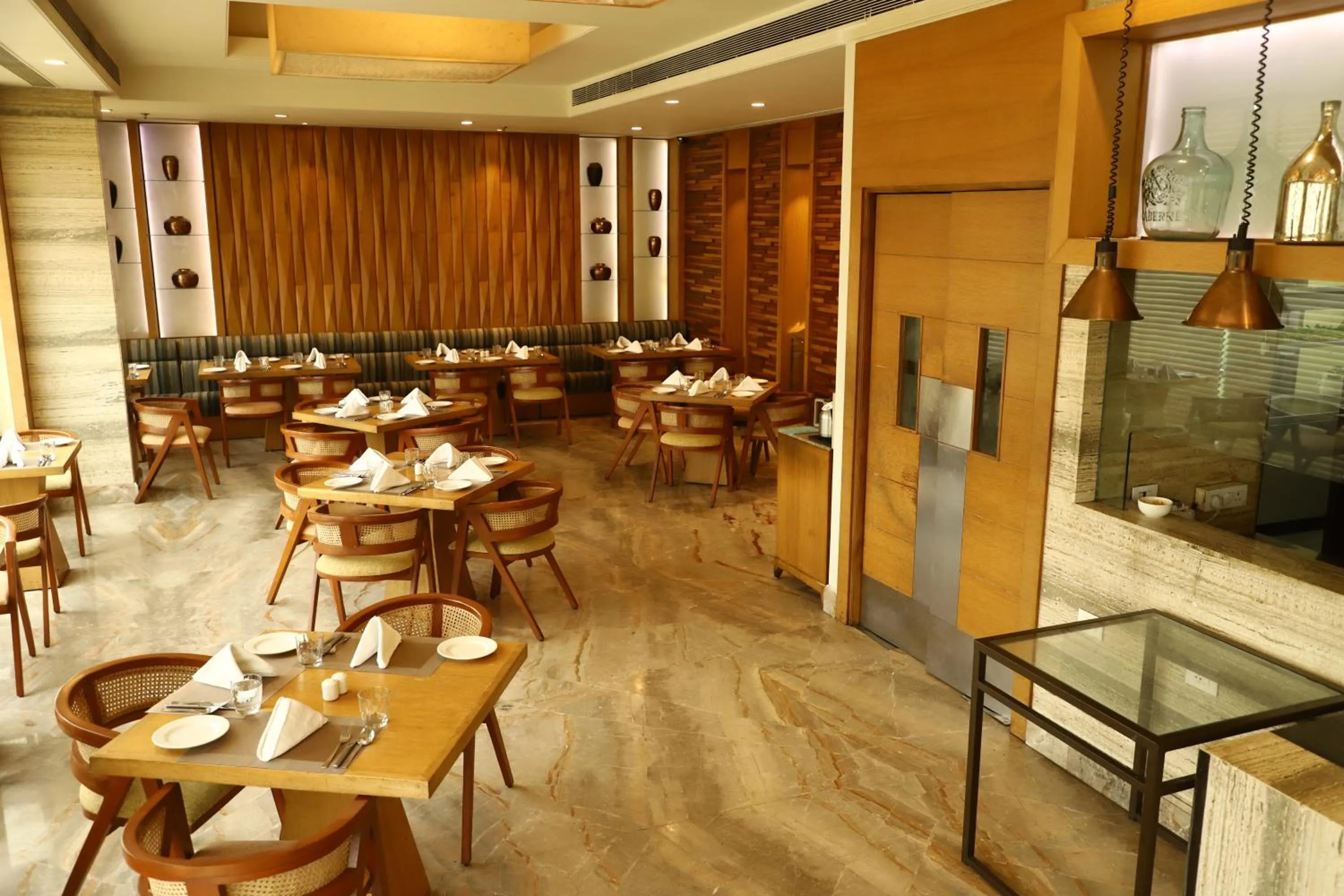 Restaurant/places to eat in Efcee Sarovar Premiere Bhavnagar