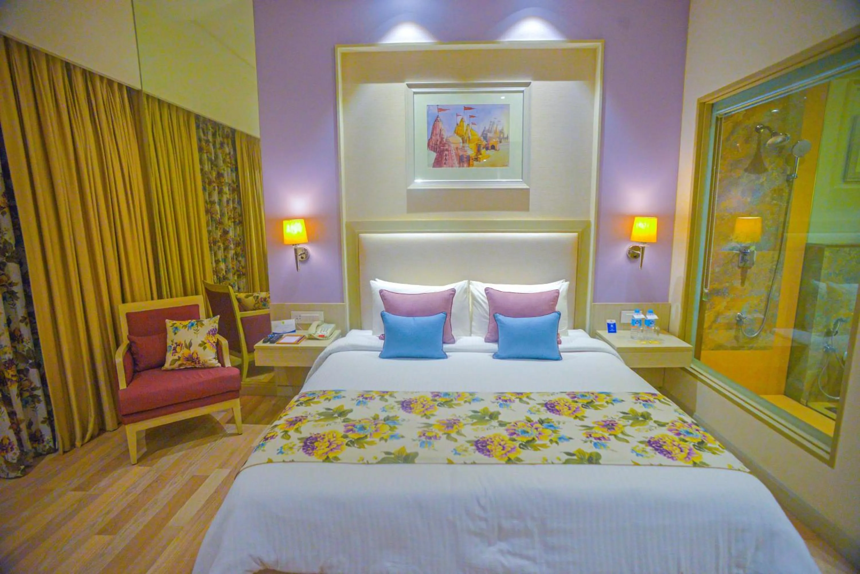 Bedroom, Bed in Efcee Sarovar Premiere Bhavnagar